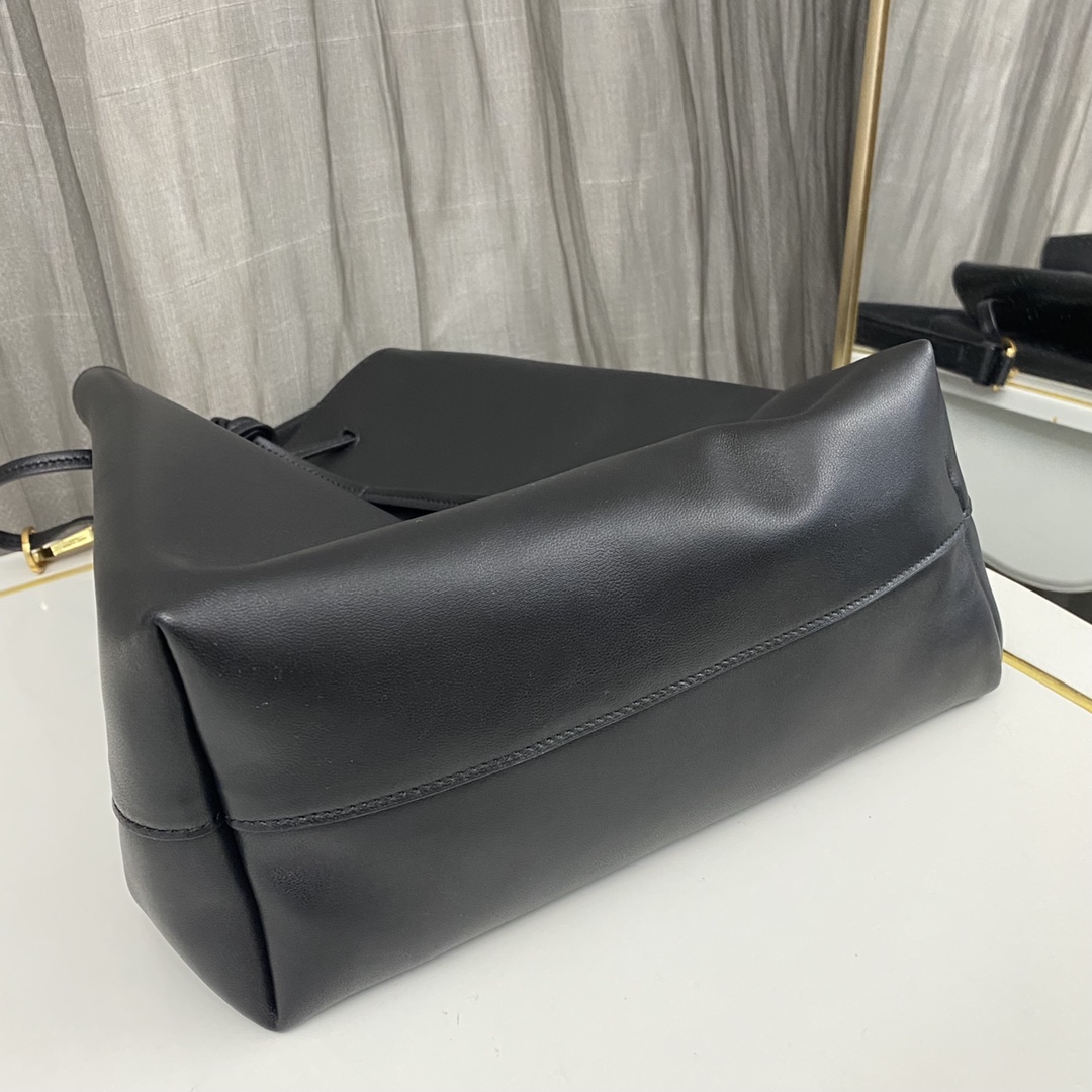 New PARIS VII POCHON for Fall/Winter 2024