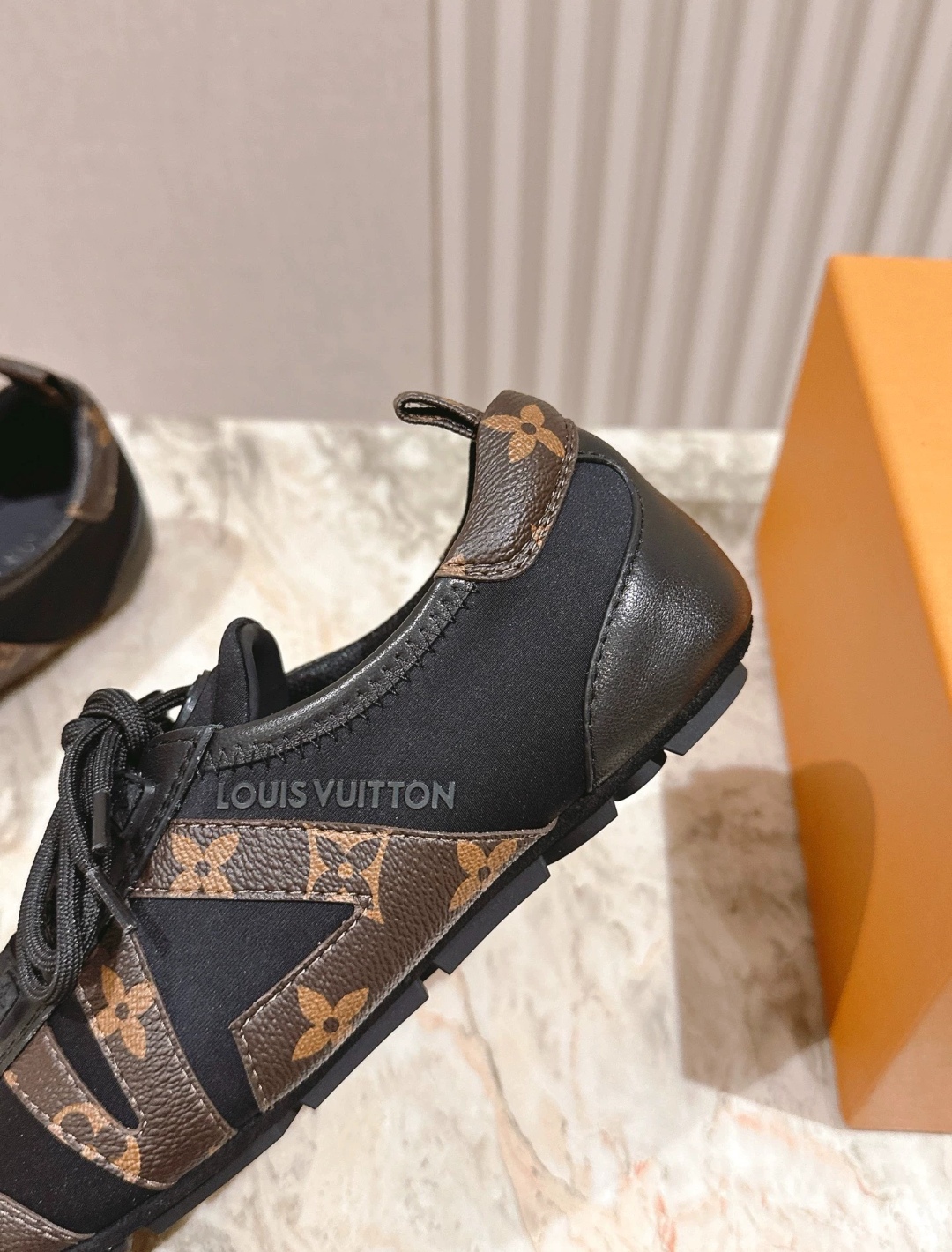 LOUIS VUITTON New Women Sneaker