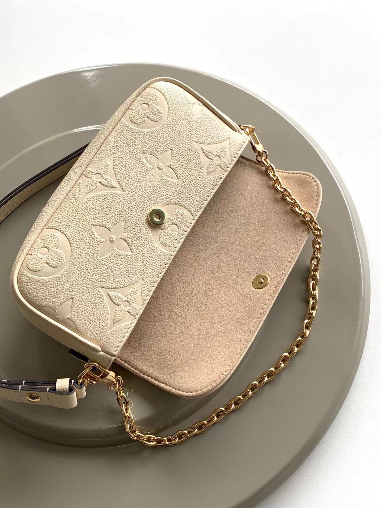 LV M82210 M81911 Wallet on Chain Ivy