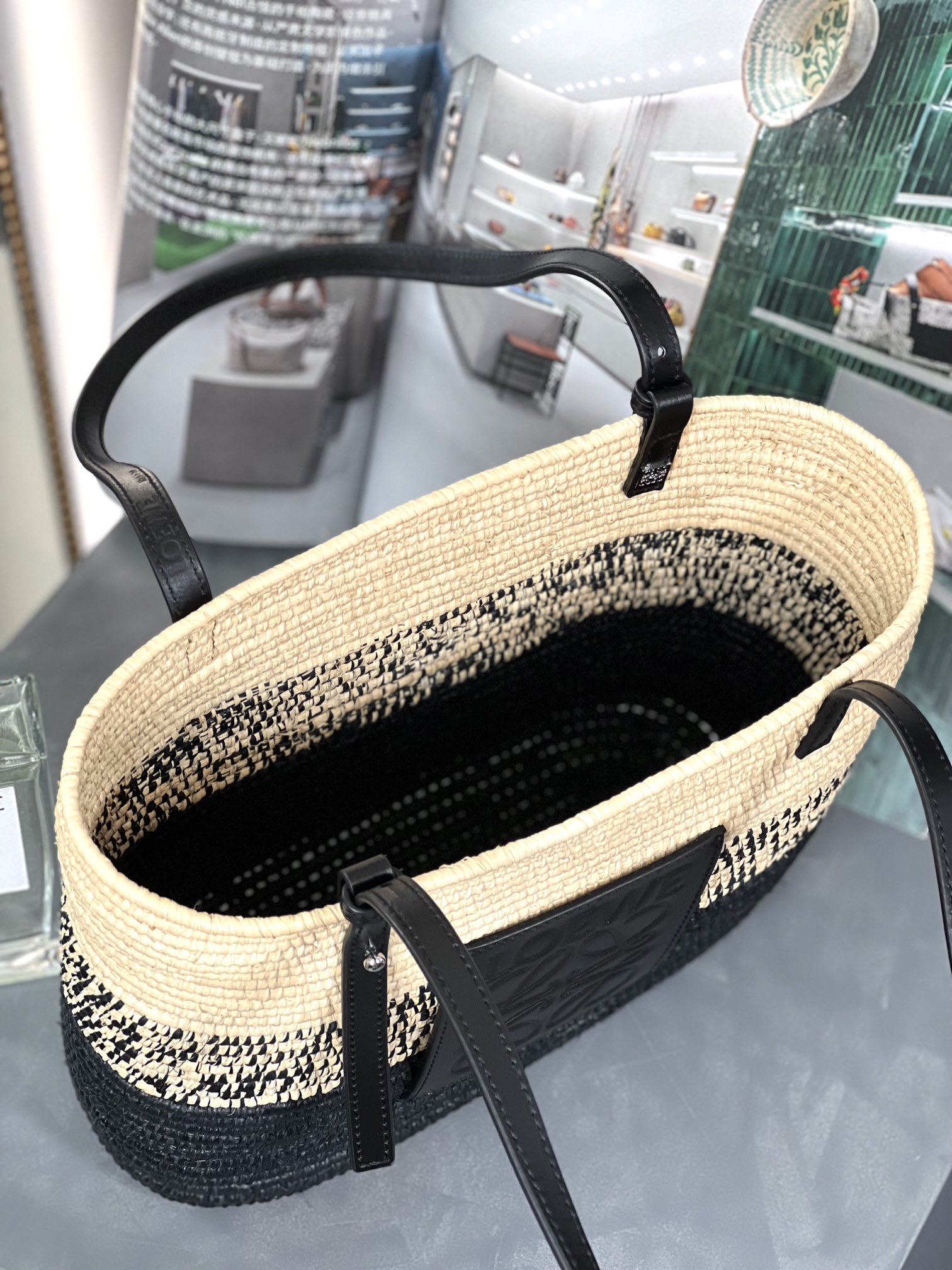 𝗟𝗼𝗲𝘄𝗲 𝗕𝗮𝘀𝗸𝗲𝘁 Bag