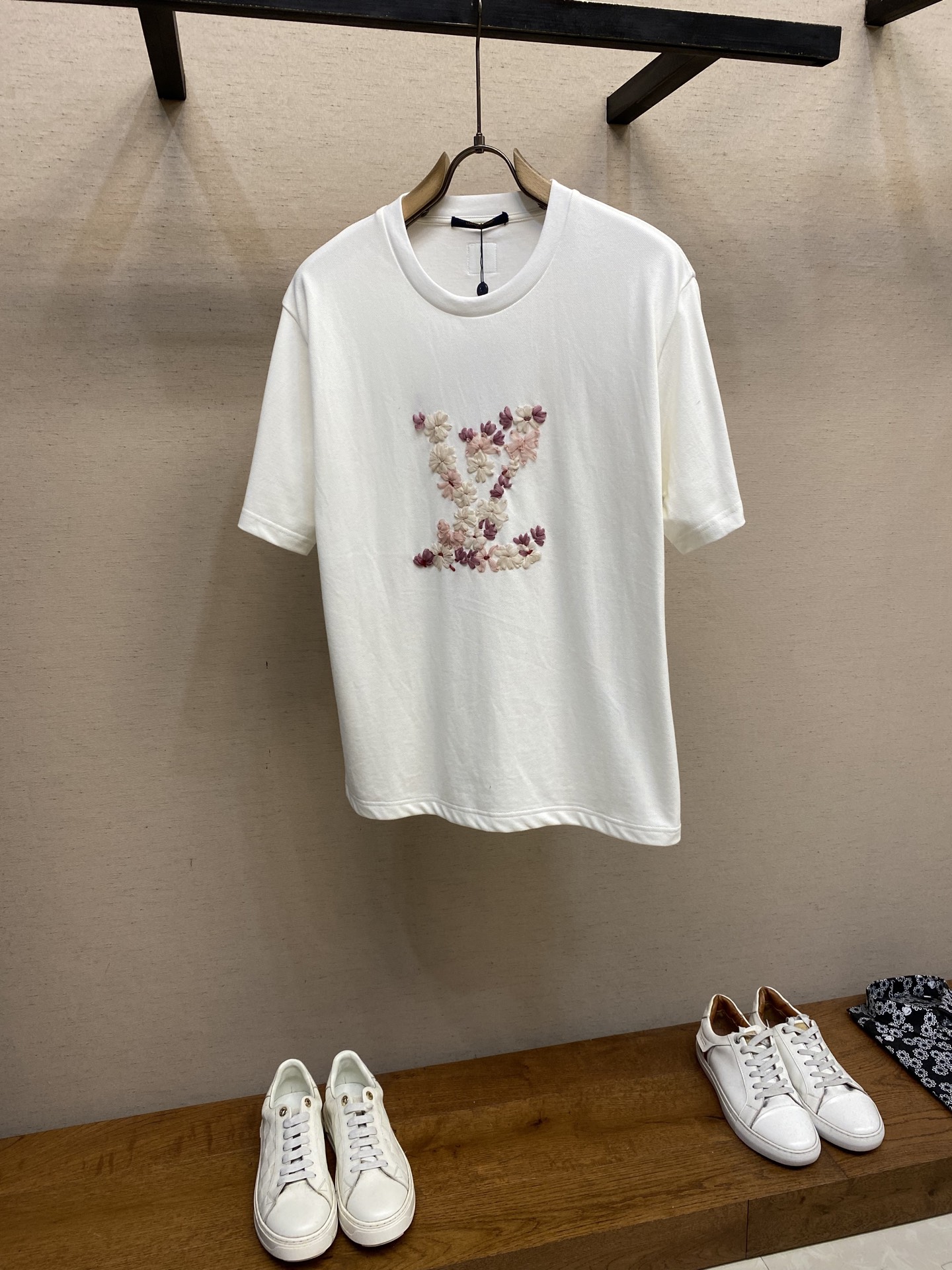 LV 1AIMKG Embroidered T-Shirt