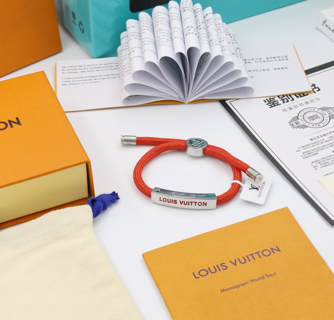 Louis Vuitton alloy LOGO bracelet
