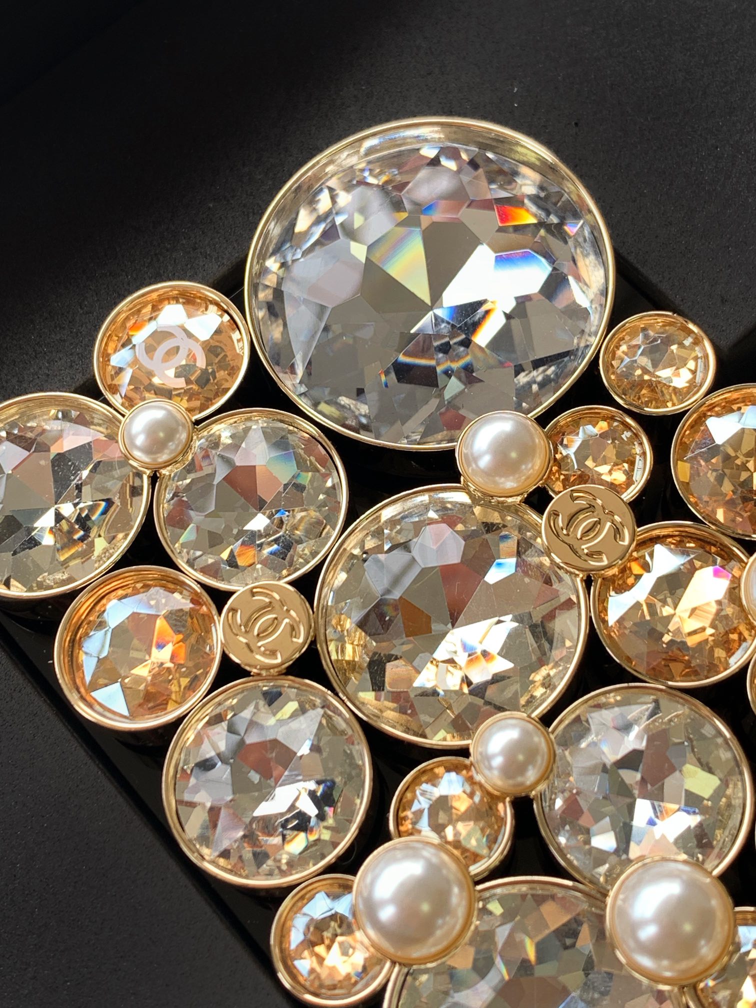 CHANEL 25A Ready-to-Wear Collection – Diamond Box Clutch Has Arrived!