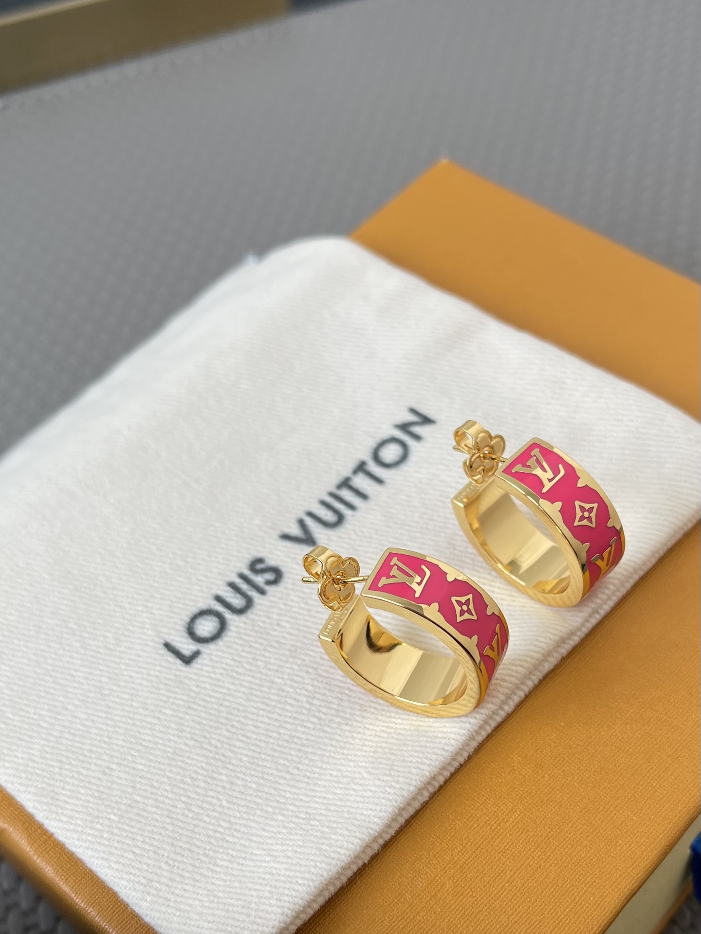 LV-Nanogram Enamel earrings-Pink
