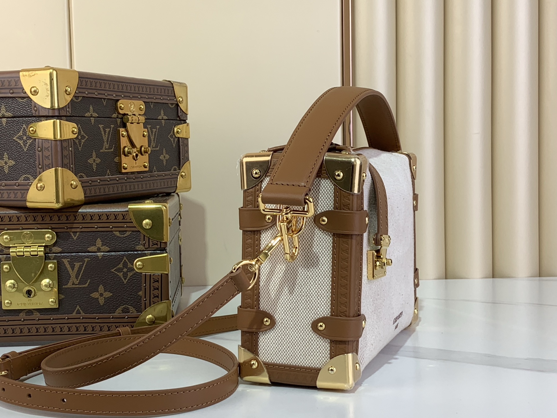 LV M14411 Side Trunk MM