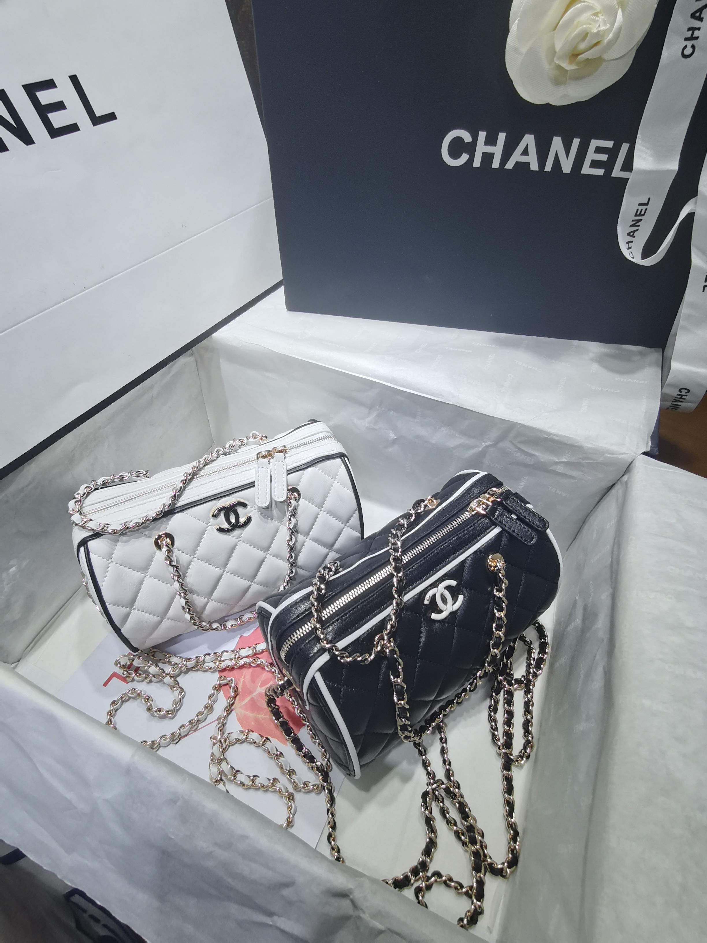 Chanel Classic WhiteChanel Classic White Quilted Bag