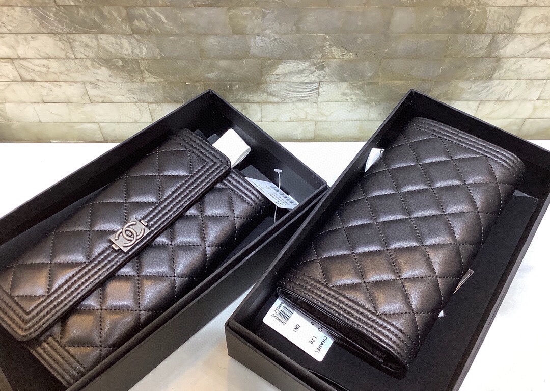 Chanel A80283 Bi-Fold Wallet