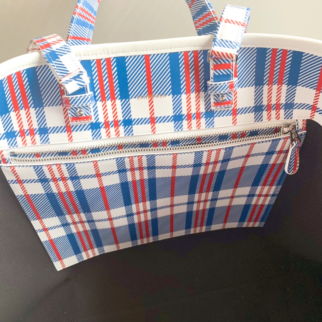 𝗕a𝗹𝗲𝗻𝗰𝗶𝗮𝗴𝗮 New Tote Bag