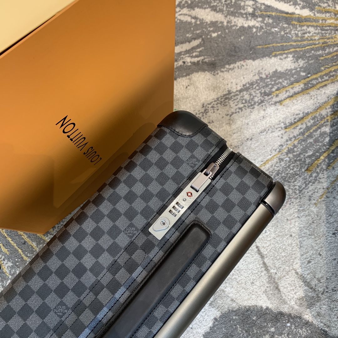 LV- four-wheeled trolley case