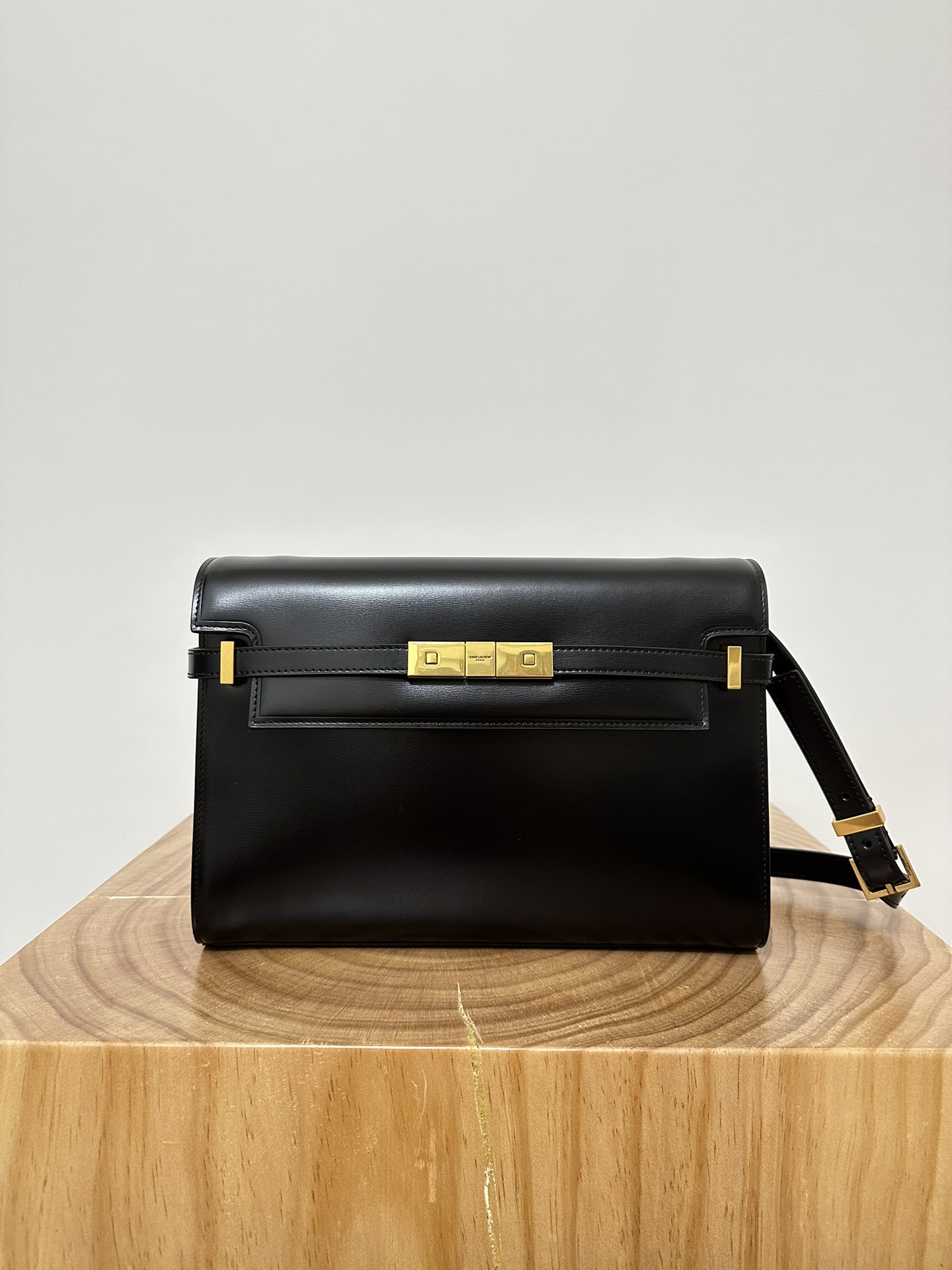 Saint Laurent Manhattan Baguette Bag