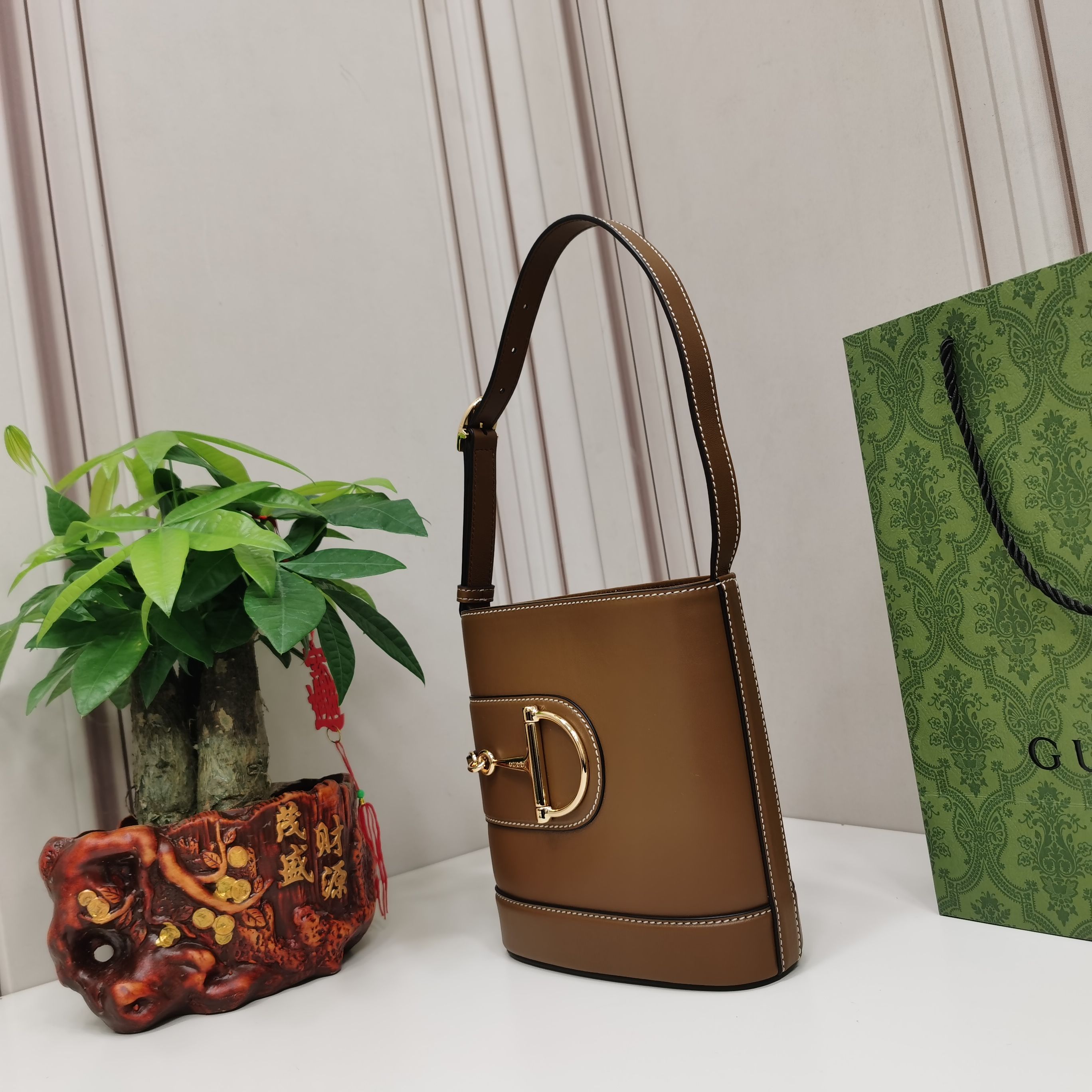 Gucci 73 small bucket bag