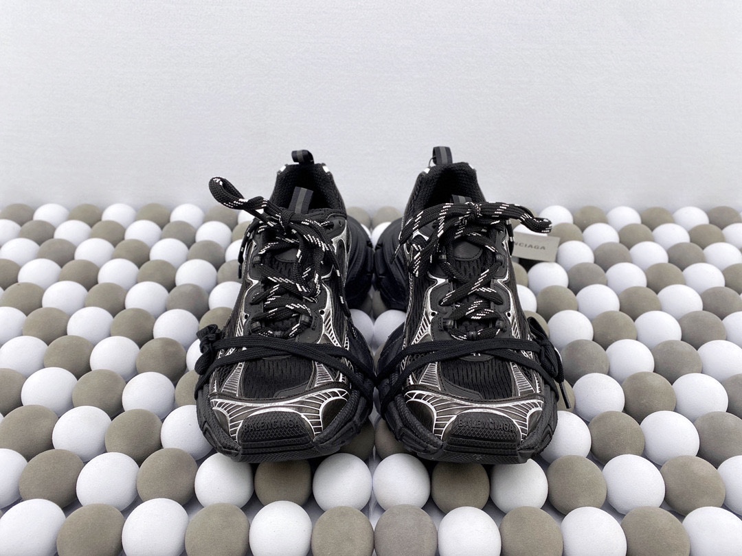 Balenciaga 3XL Distressed Retro Dad Sneakers in Black/Silver