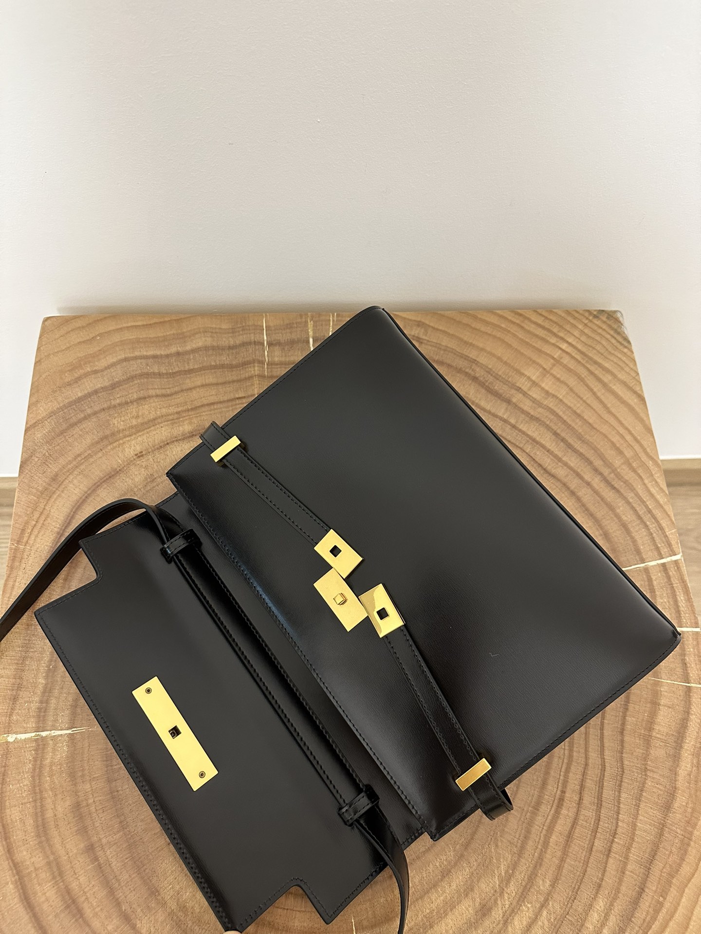 Saint Laurent Manhattan Baguette Bag