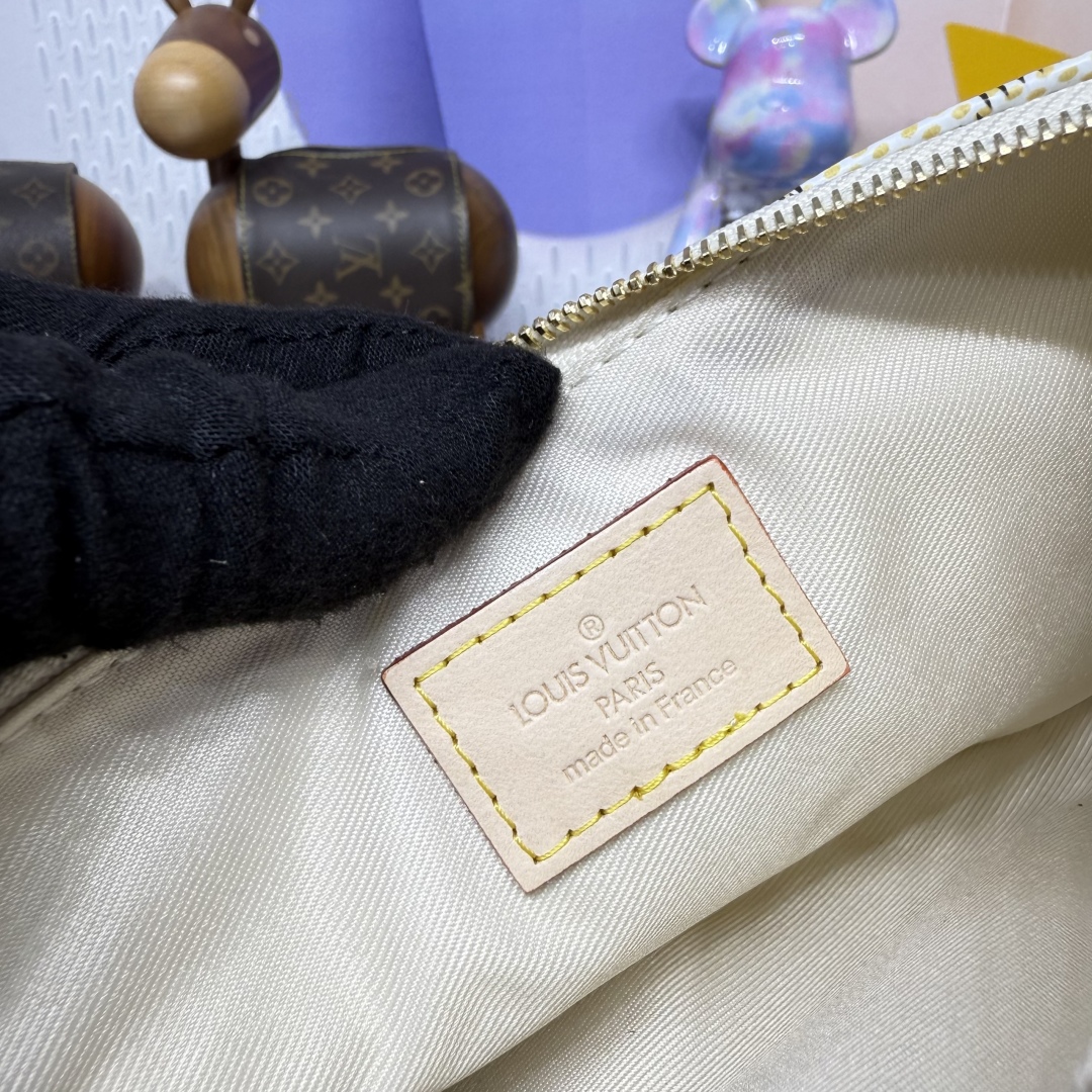 Louis Vuitton N00228 Liv Pochette