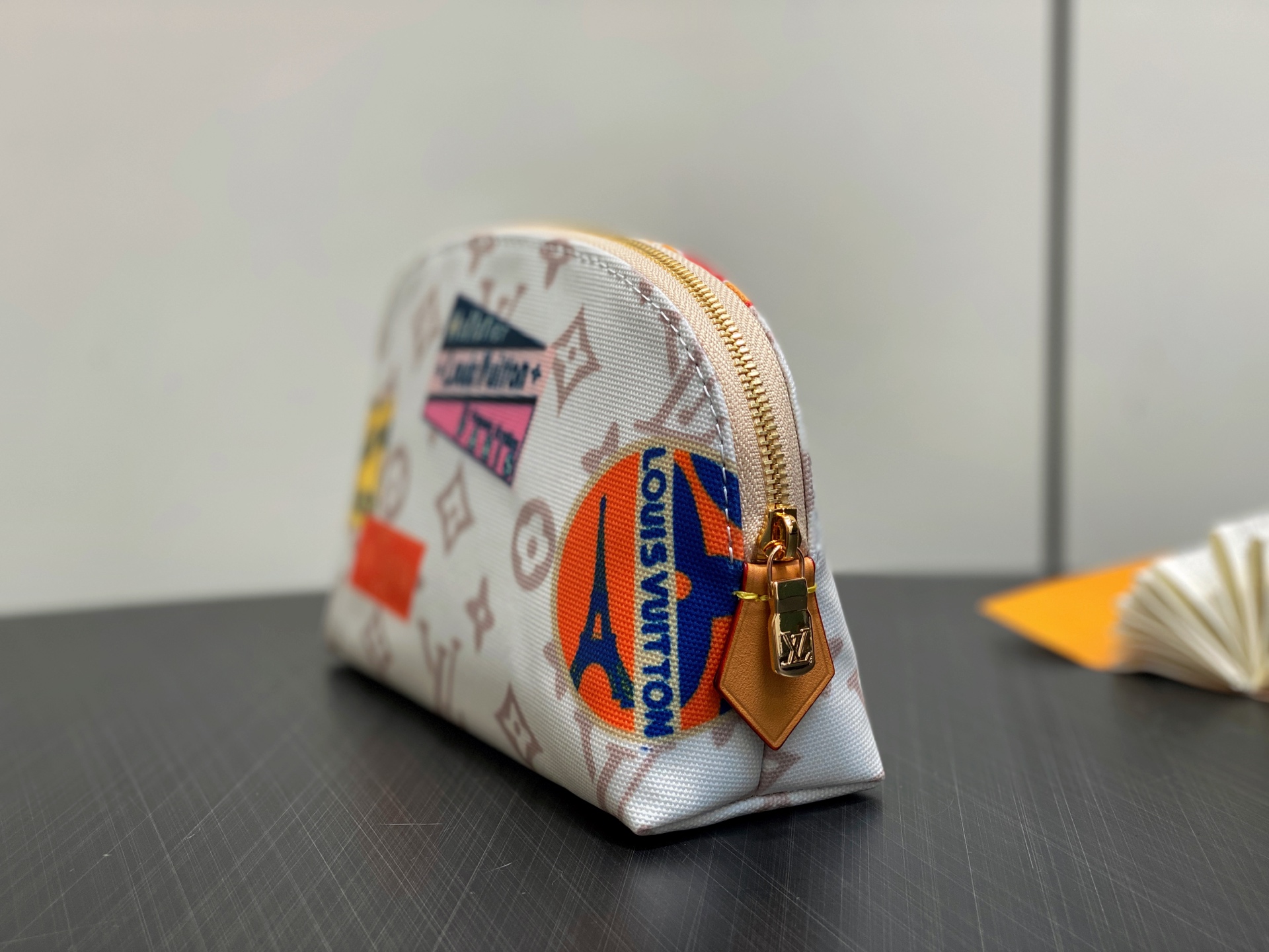 Louis Vuitton M14909 Pochette Cosmétique