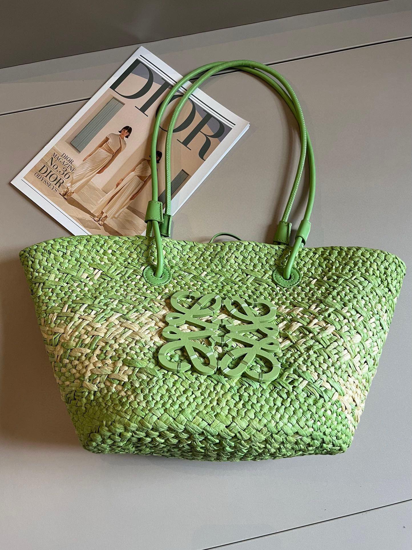LOEWE-straw woven raffia hand-woven bag
