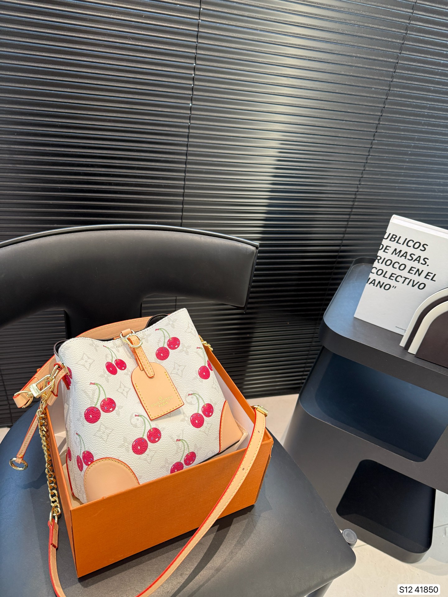 LV Bucket Bag cherry