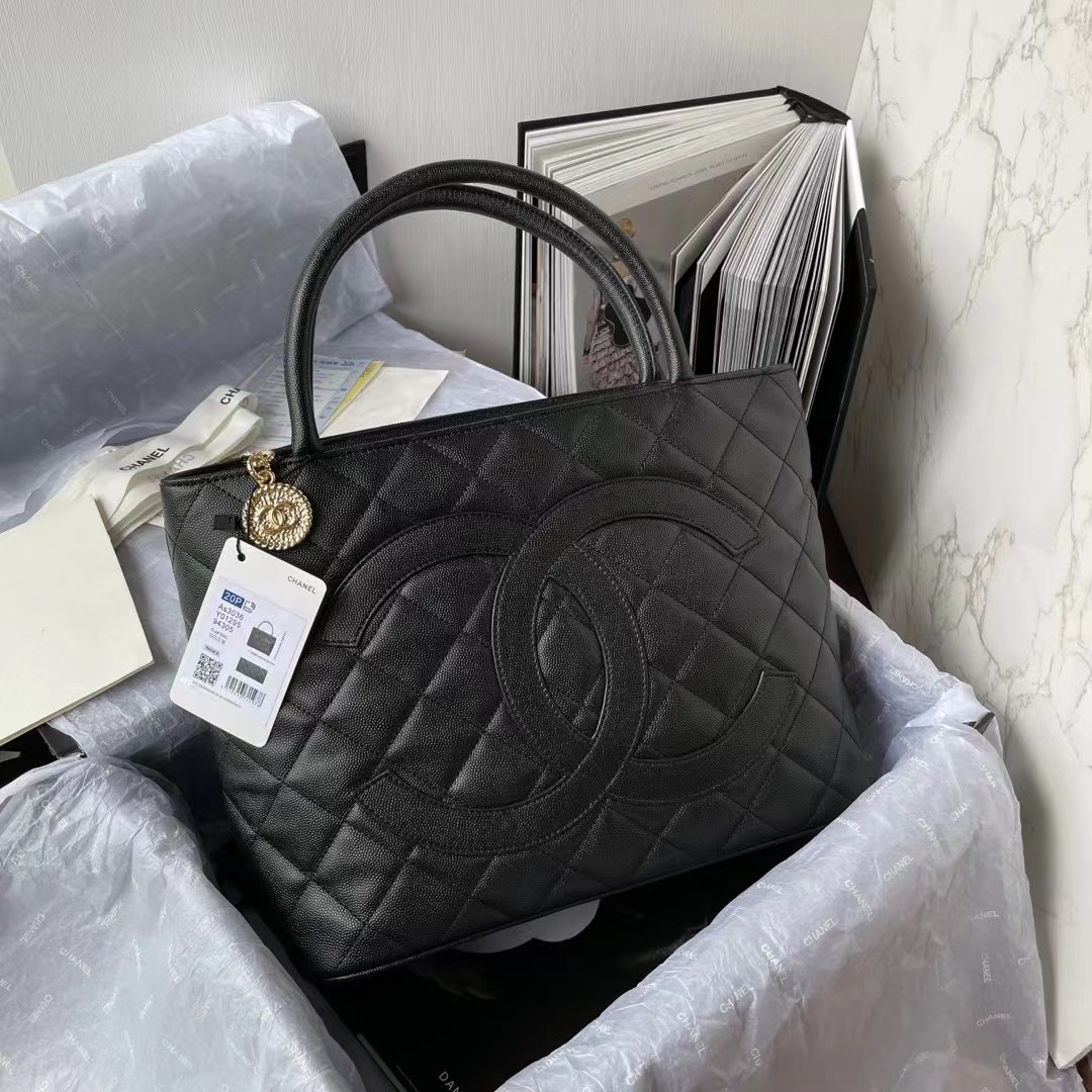 chanel Hilton bag-Black