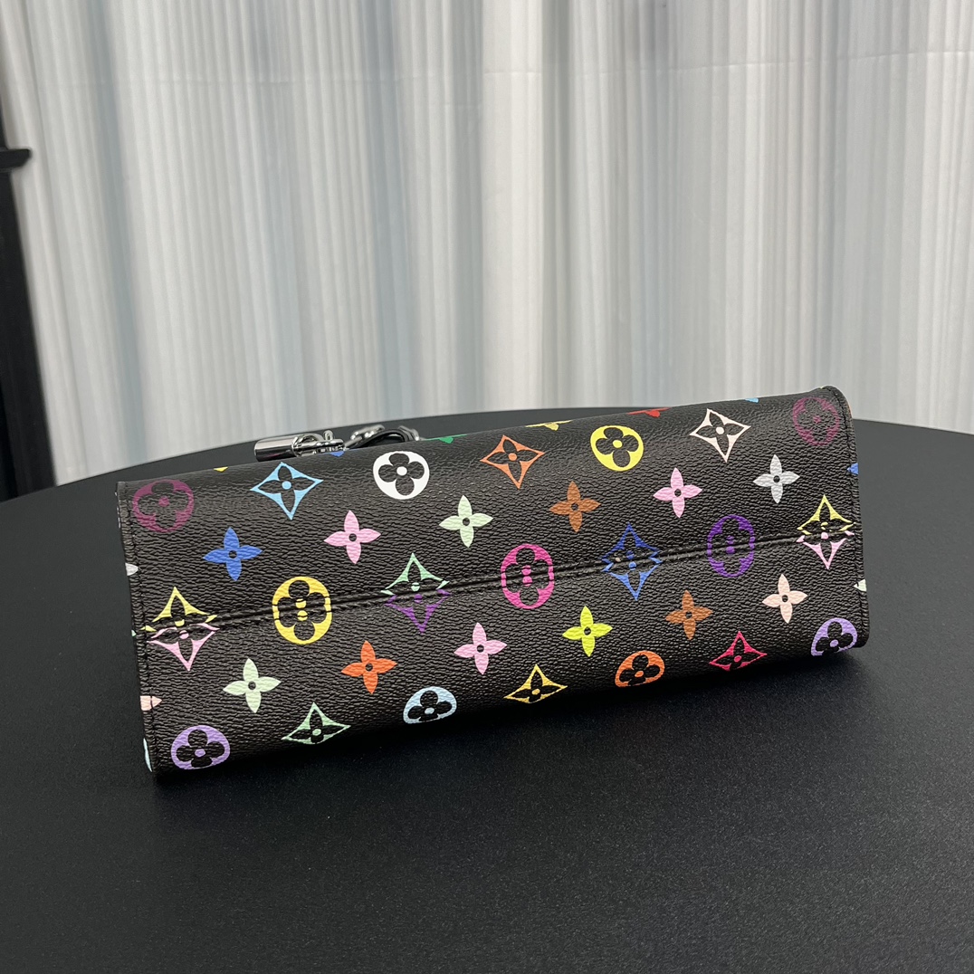 Louis Vuitton ONTHEGO EAST WEST CHAIN Bag