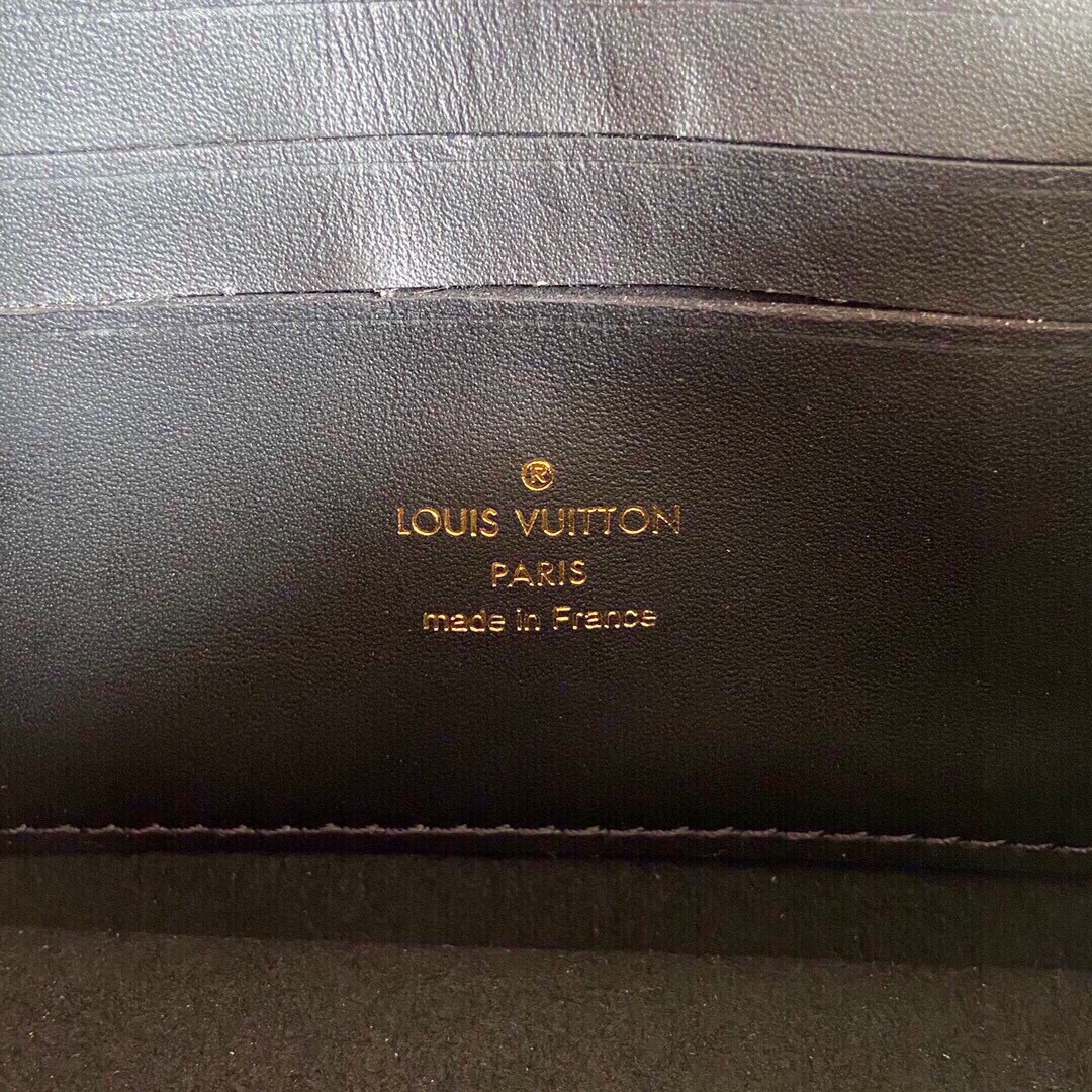 Louis Vuitton M68746 Dauphine Chain Wallet