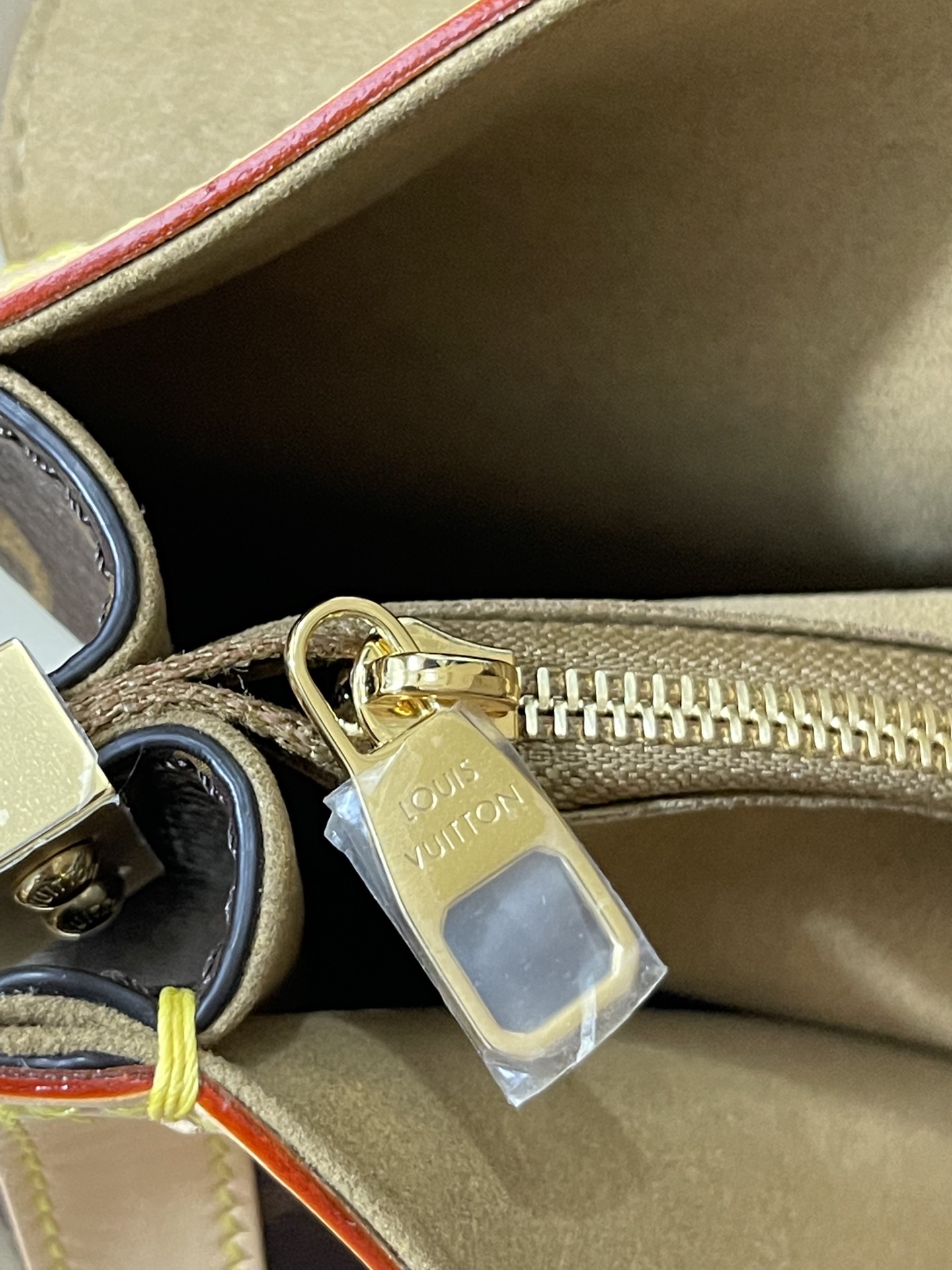 LV M47149 Dauphine Soft GM