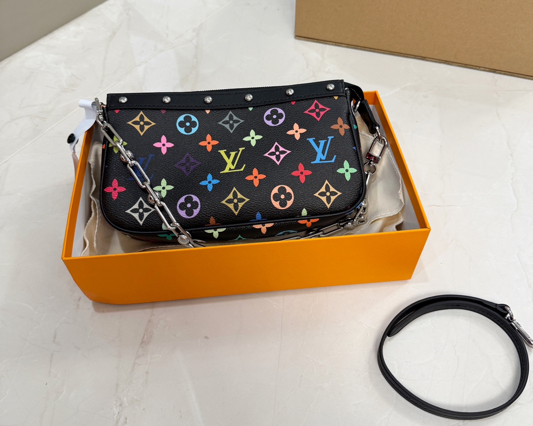 M13663 LV x TM Pochette Accessoires