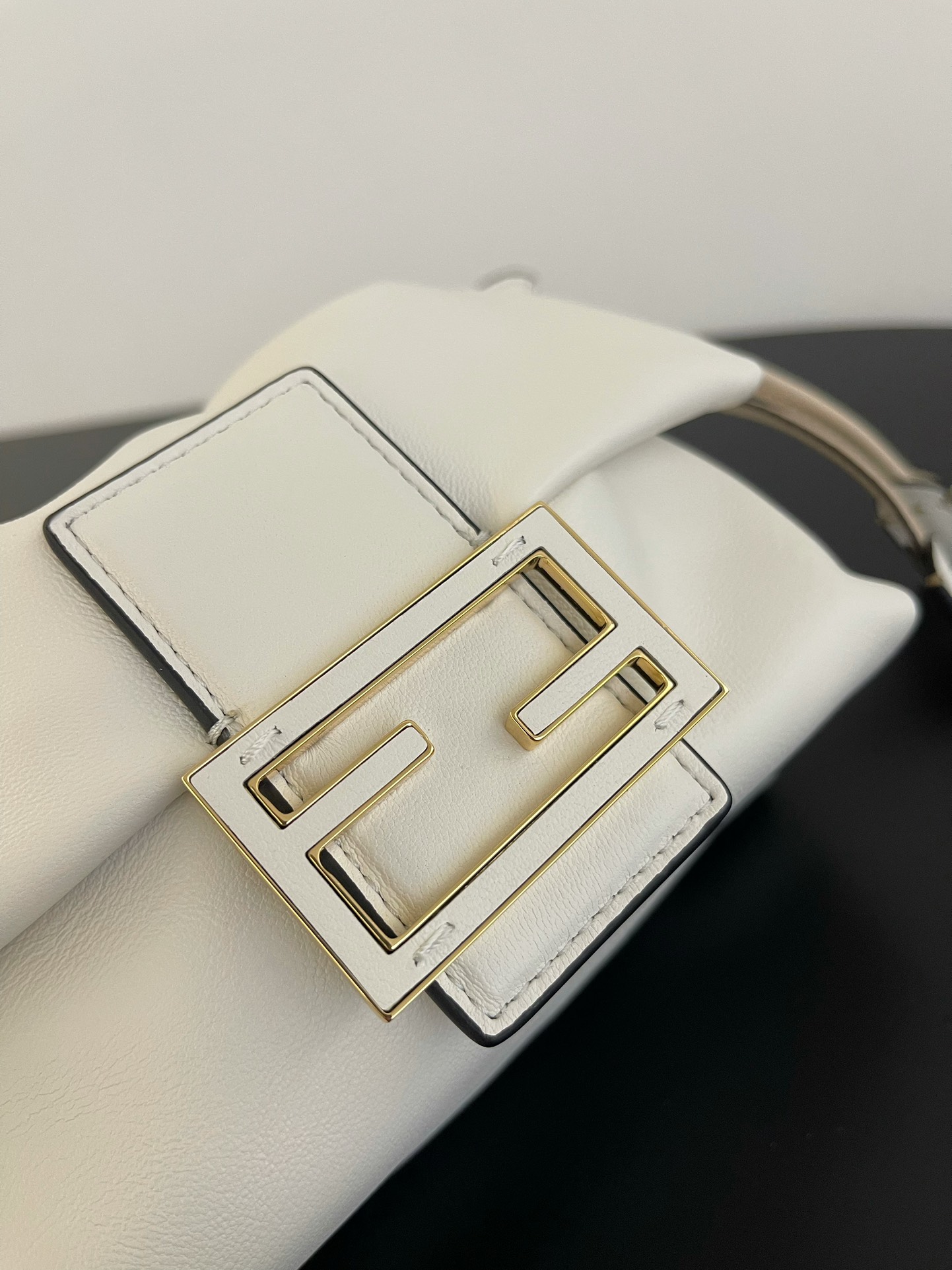Fendi Mamma Baguette white