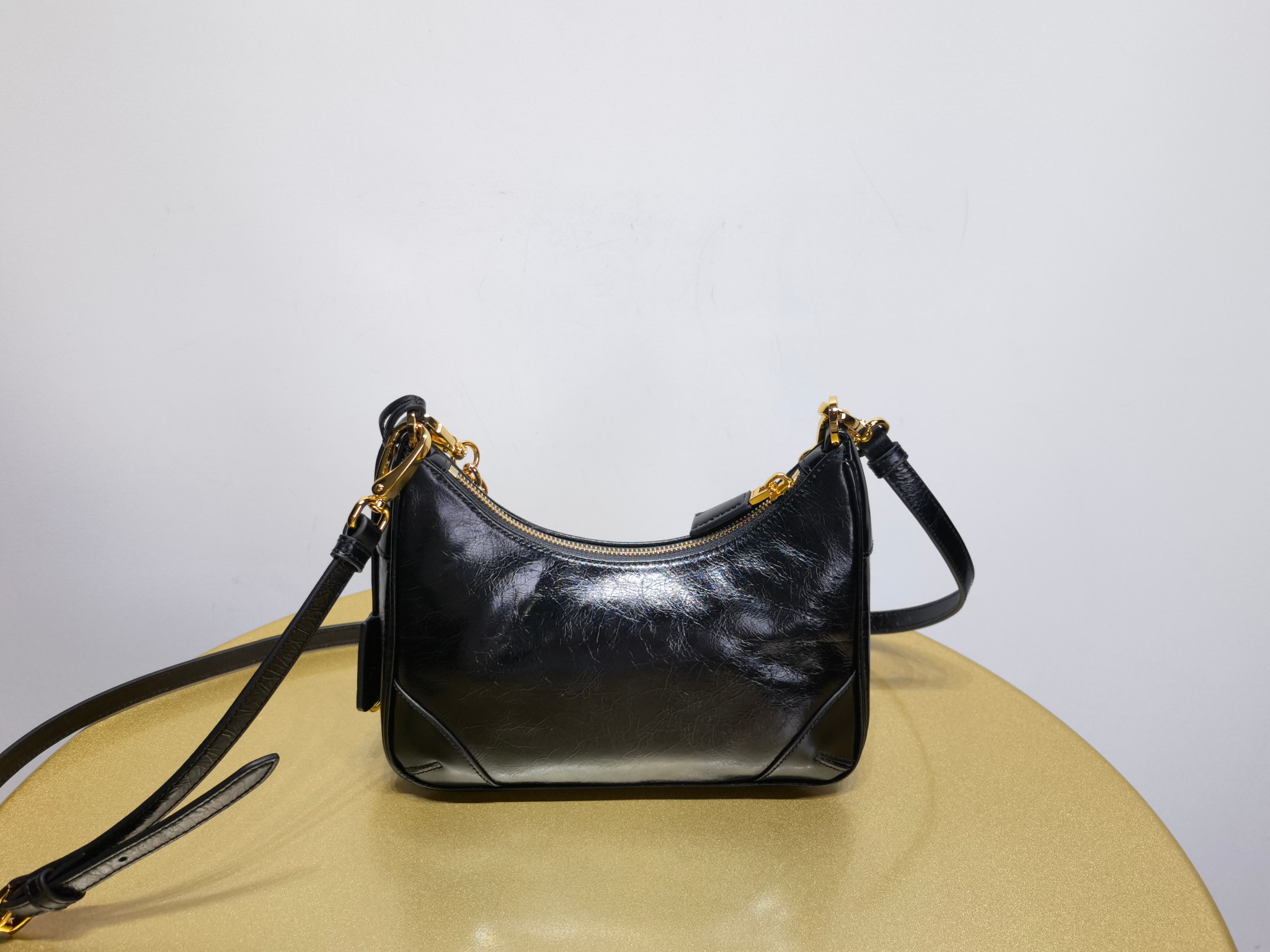 Prada Re-Edition 2005 Saffiano leather bag
