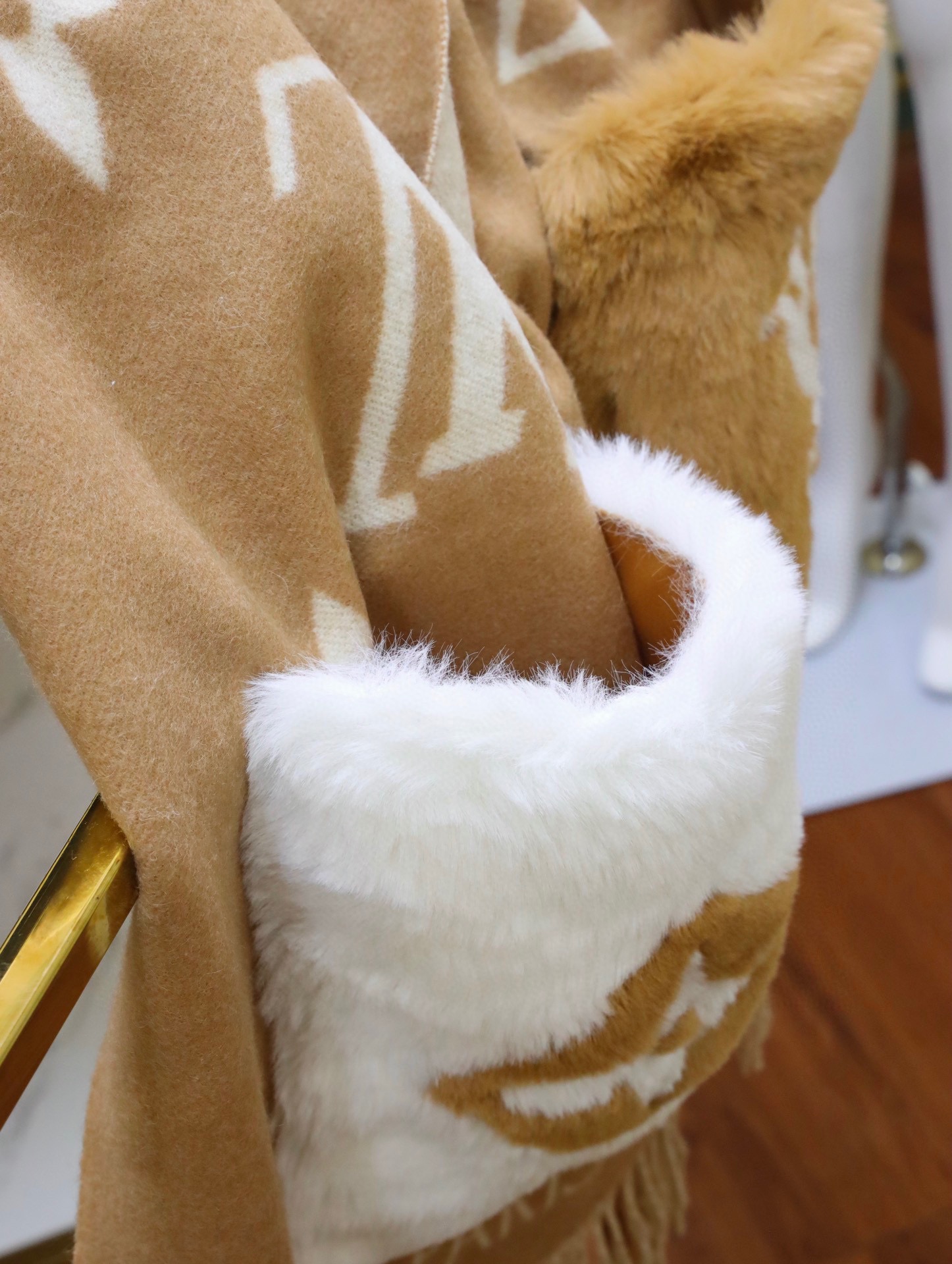 LV-Cold Reykjavik-Beige