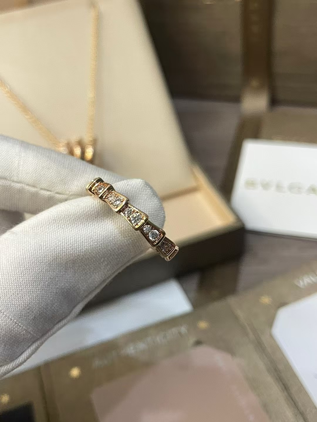 Bvlgari DIVAS’ DREAM Serpentine Bone Set