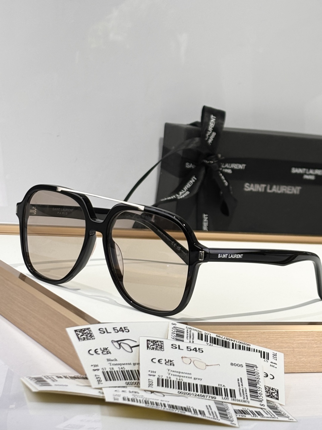 SAINT LAURENT – Model SL545