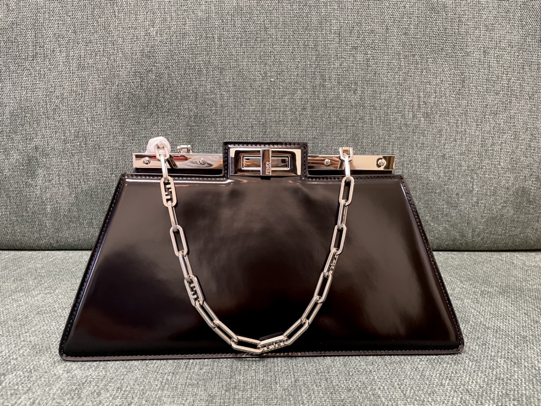 FENDI-2023 Peekaboo Cut bag