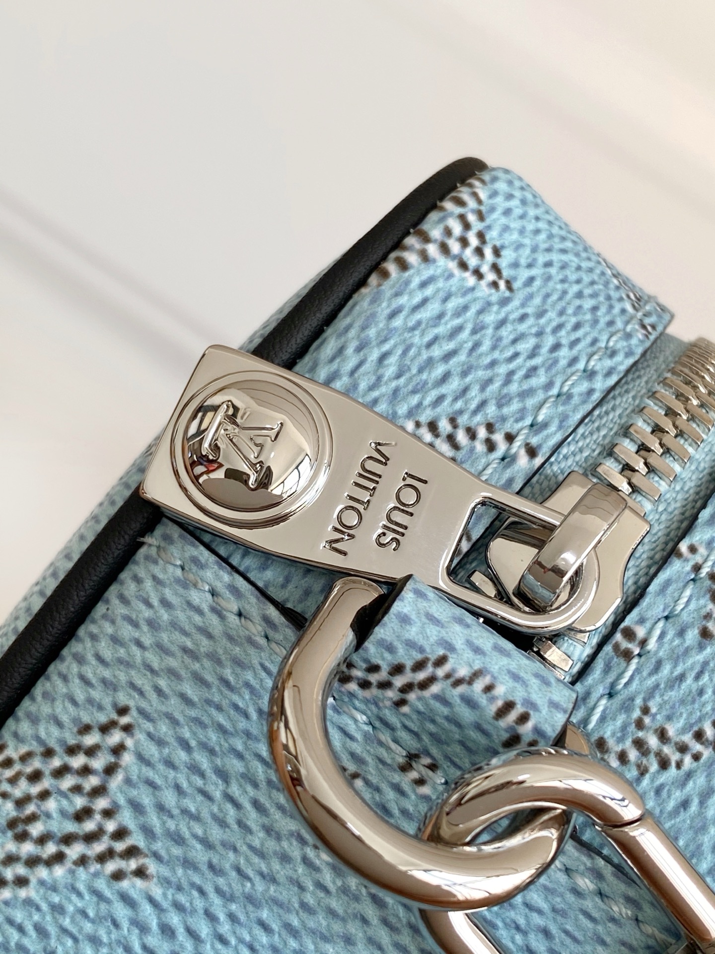 LV M14684 Trocadéro Wearable Wallet