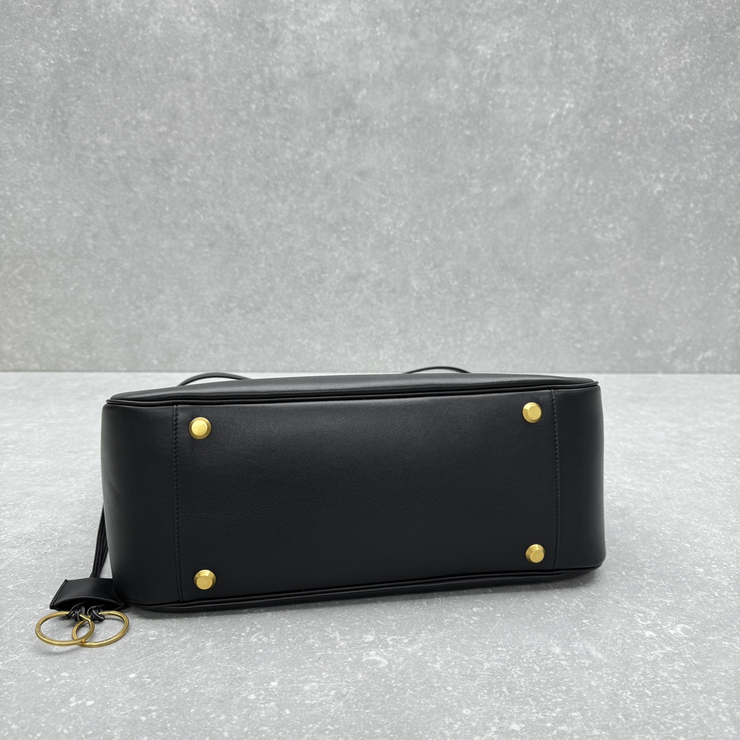 Balenciaga-Bel Air Small Hobo Bag in Black