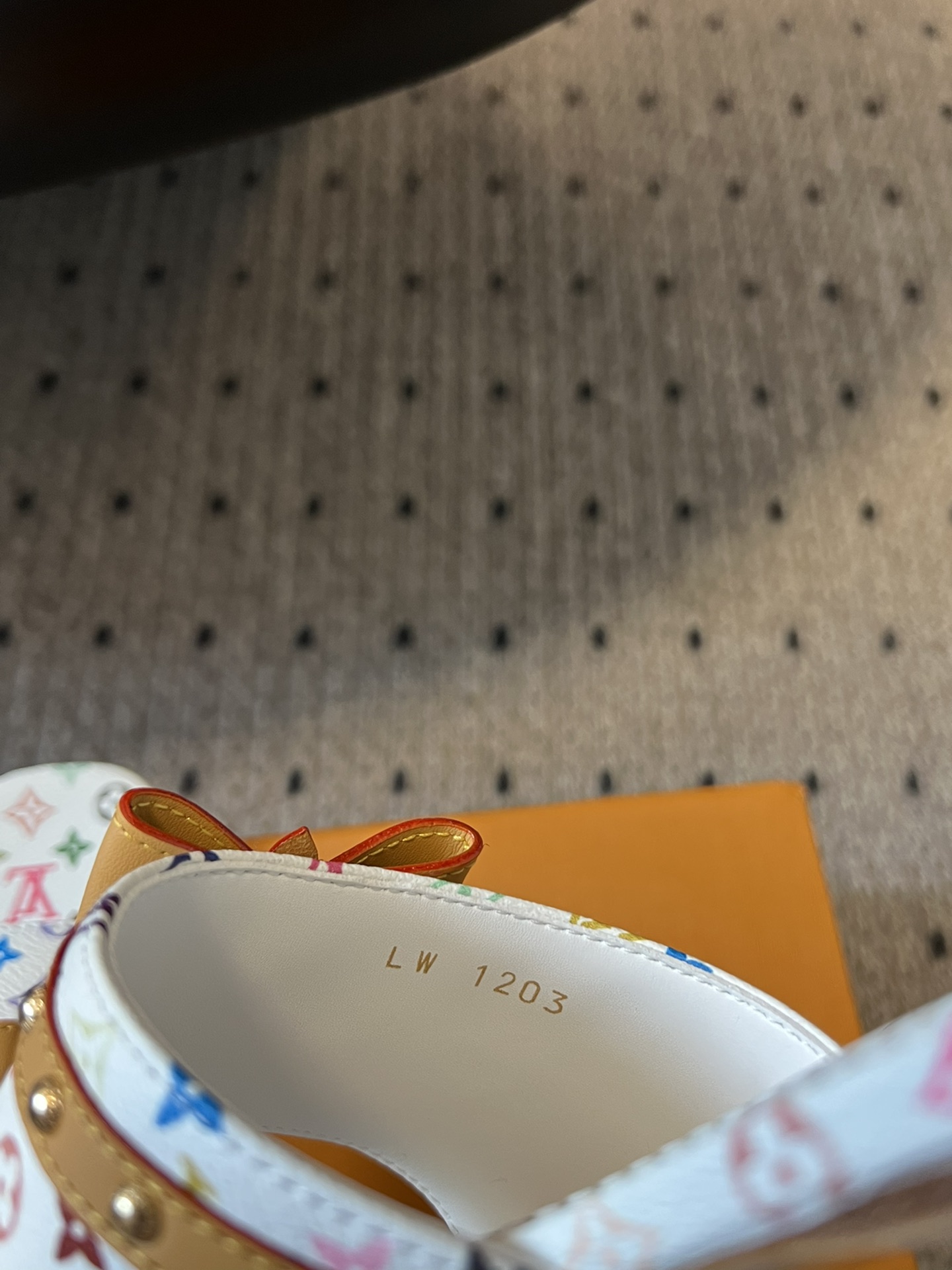 LV Spring and Summer New Flat Sandals