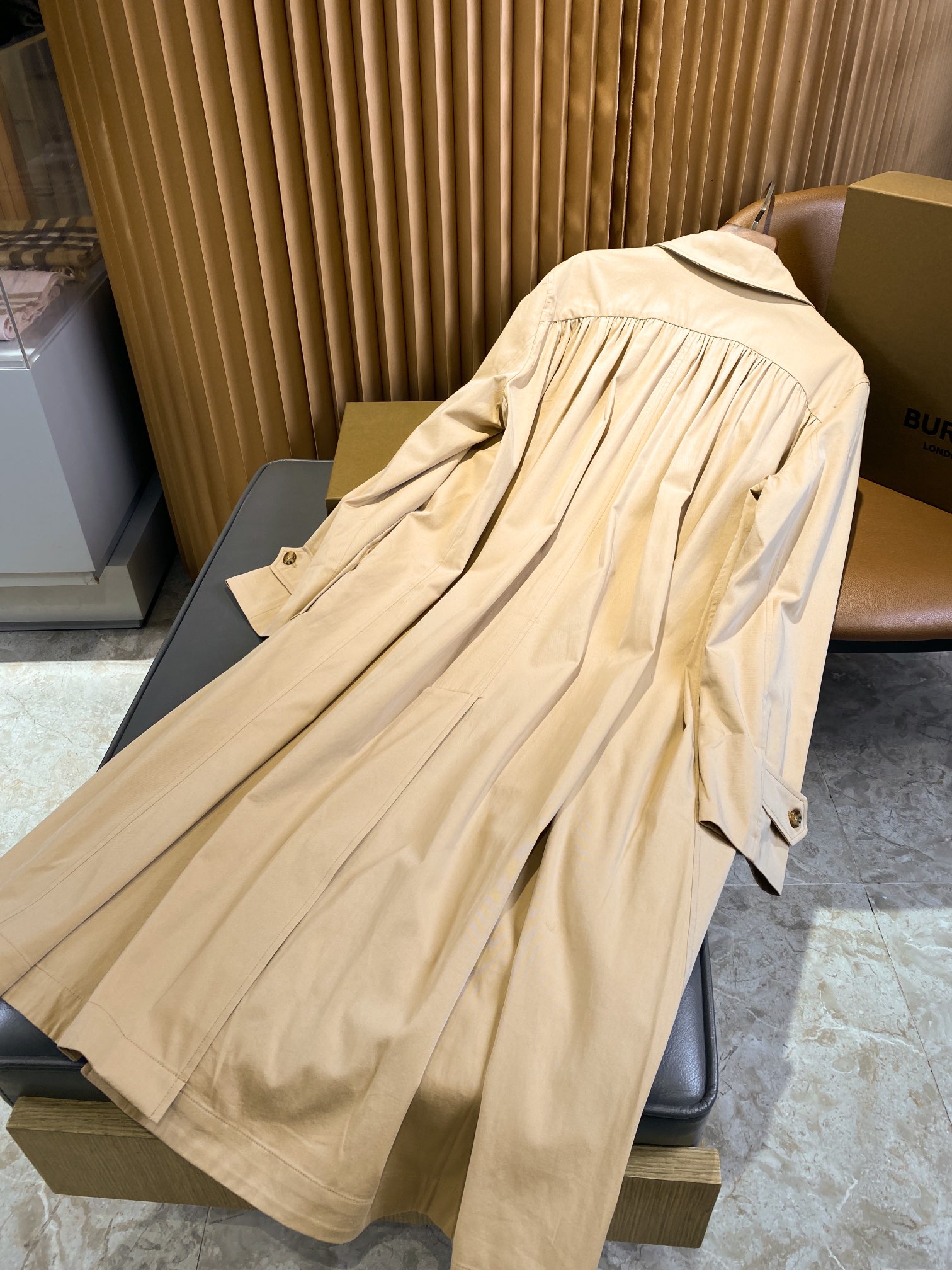 BurBerry Loose lightweight coat