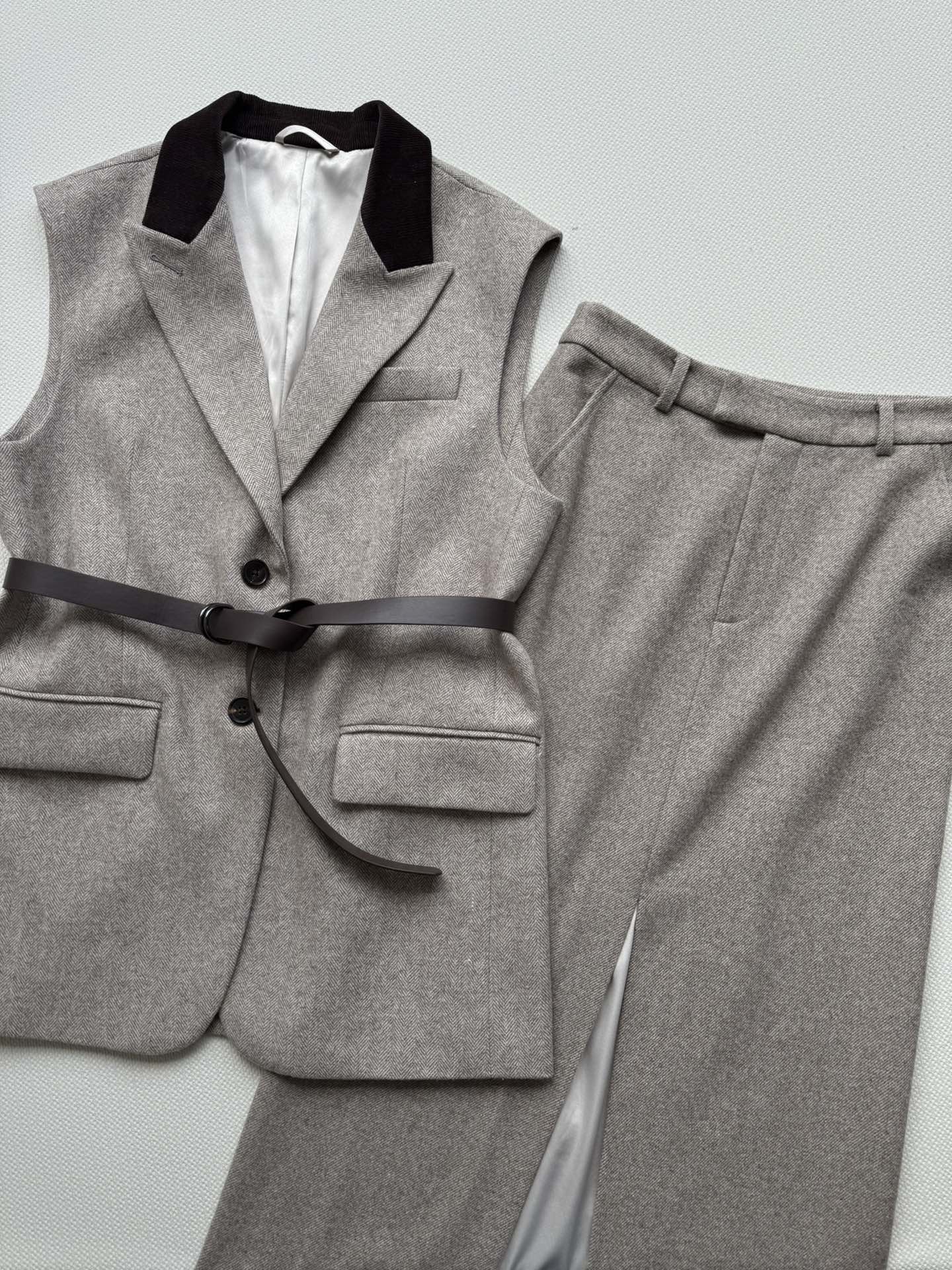 BRUNELLO CUCINELLI Belted cashmere-blend gilet