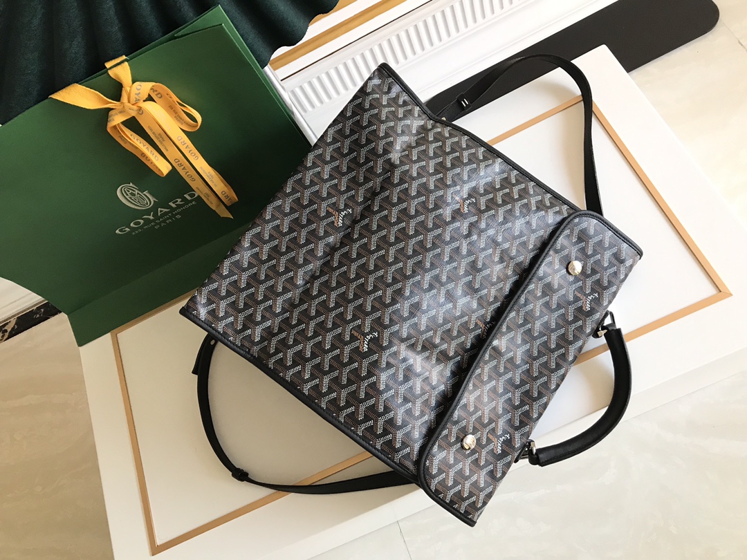 Goyard Saint Léger Bag