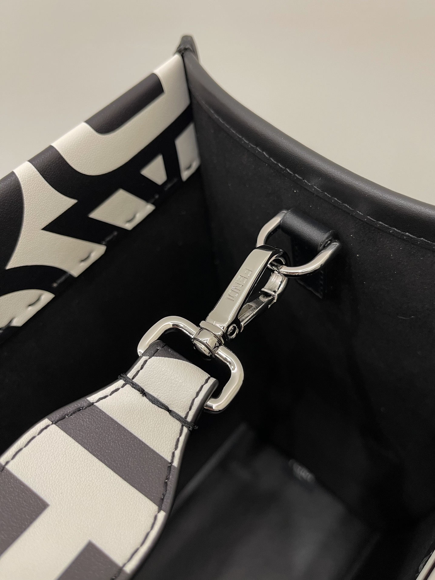 FENDI-Sunshine Medium Tote