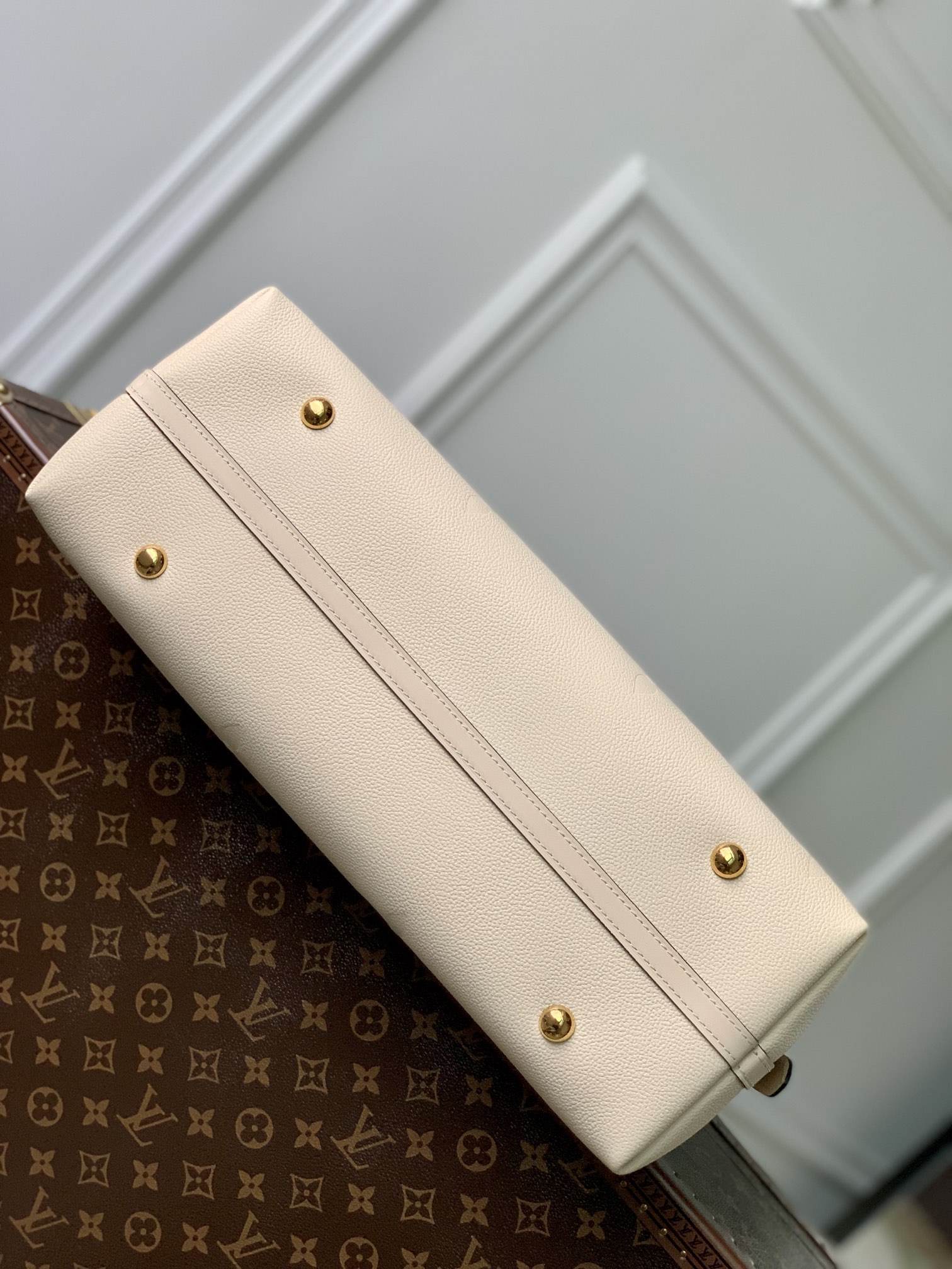 Louis Vuitton M46293 CarryAll PM Crème Beige