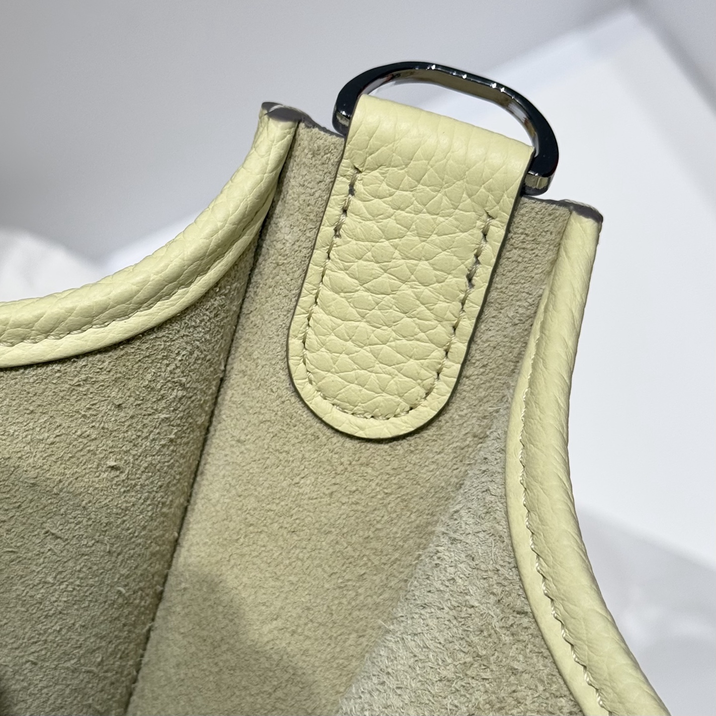 Hermès “Milton Yellow” Evelyne 29