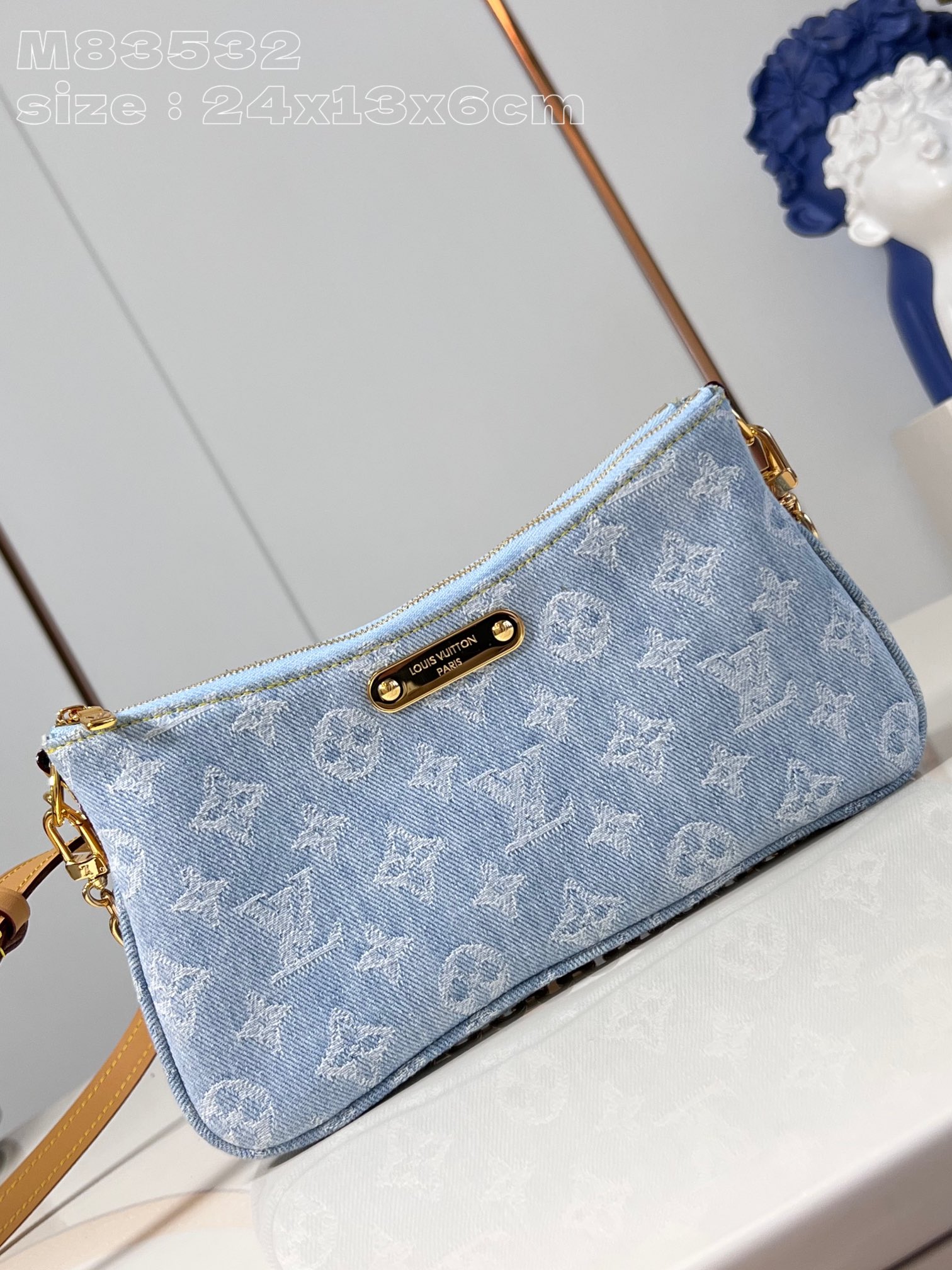Louis Vuitton M83532 Liv Pochette Sky Blue