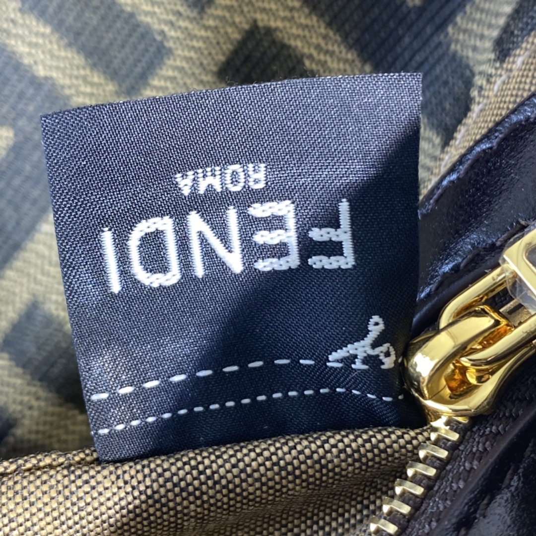 FENDI-1288F baguette bag