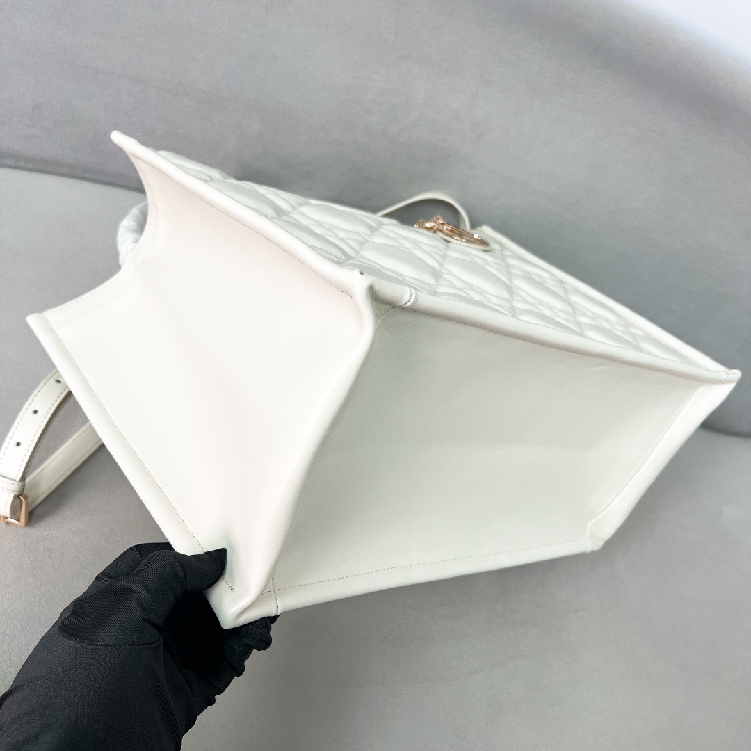 BookTote Full Leather Jumbo Woven Tote M1324