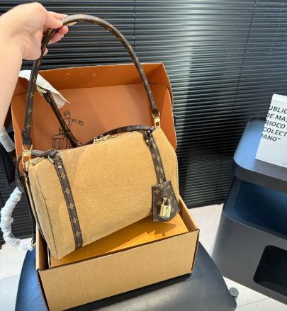 LOUIS VUITTON M26358 Express MM