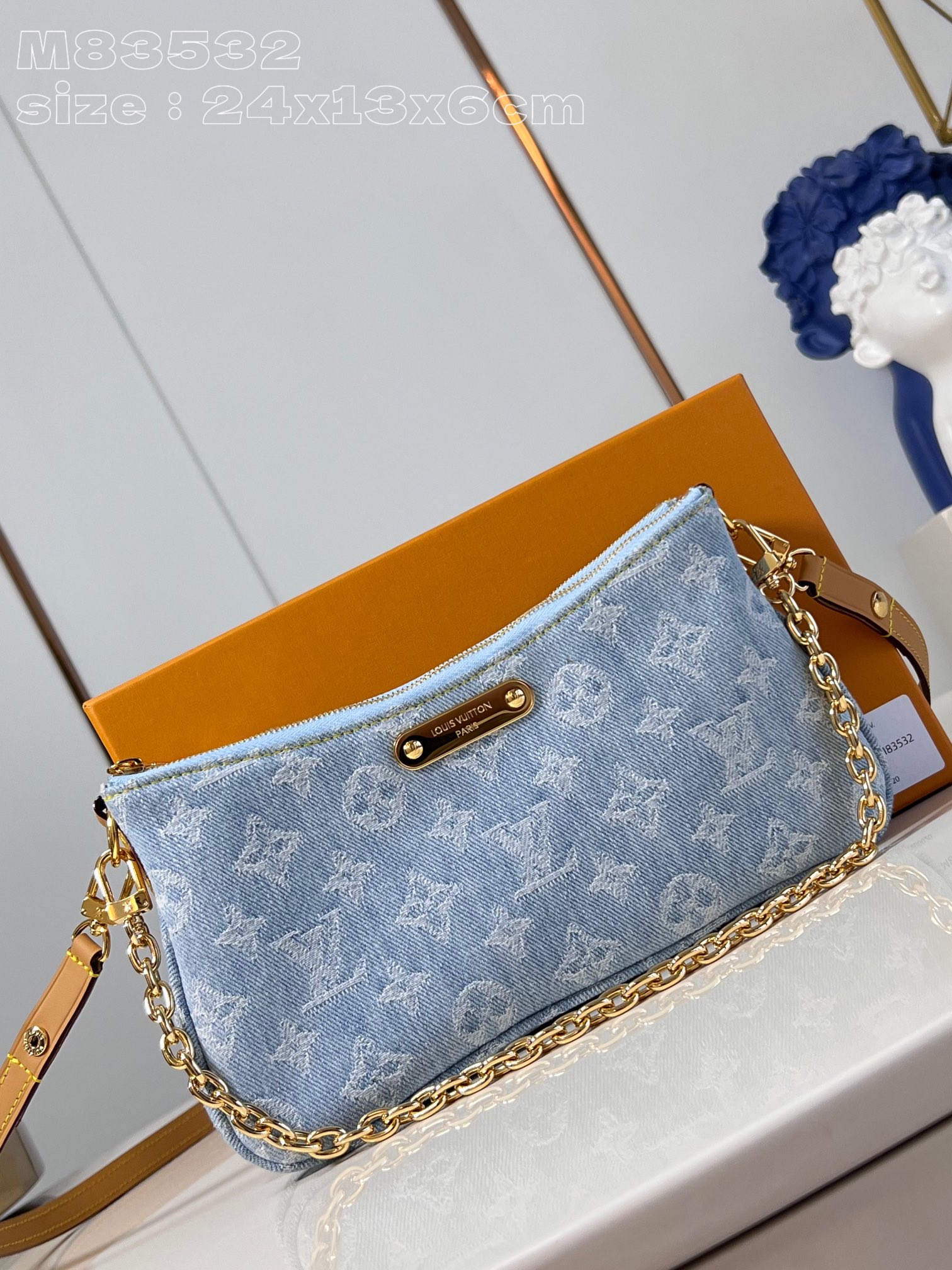 Louis Vuitton M83532 Liv Pochette Sky Blue