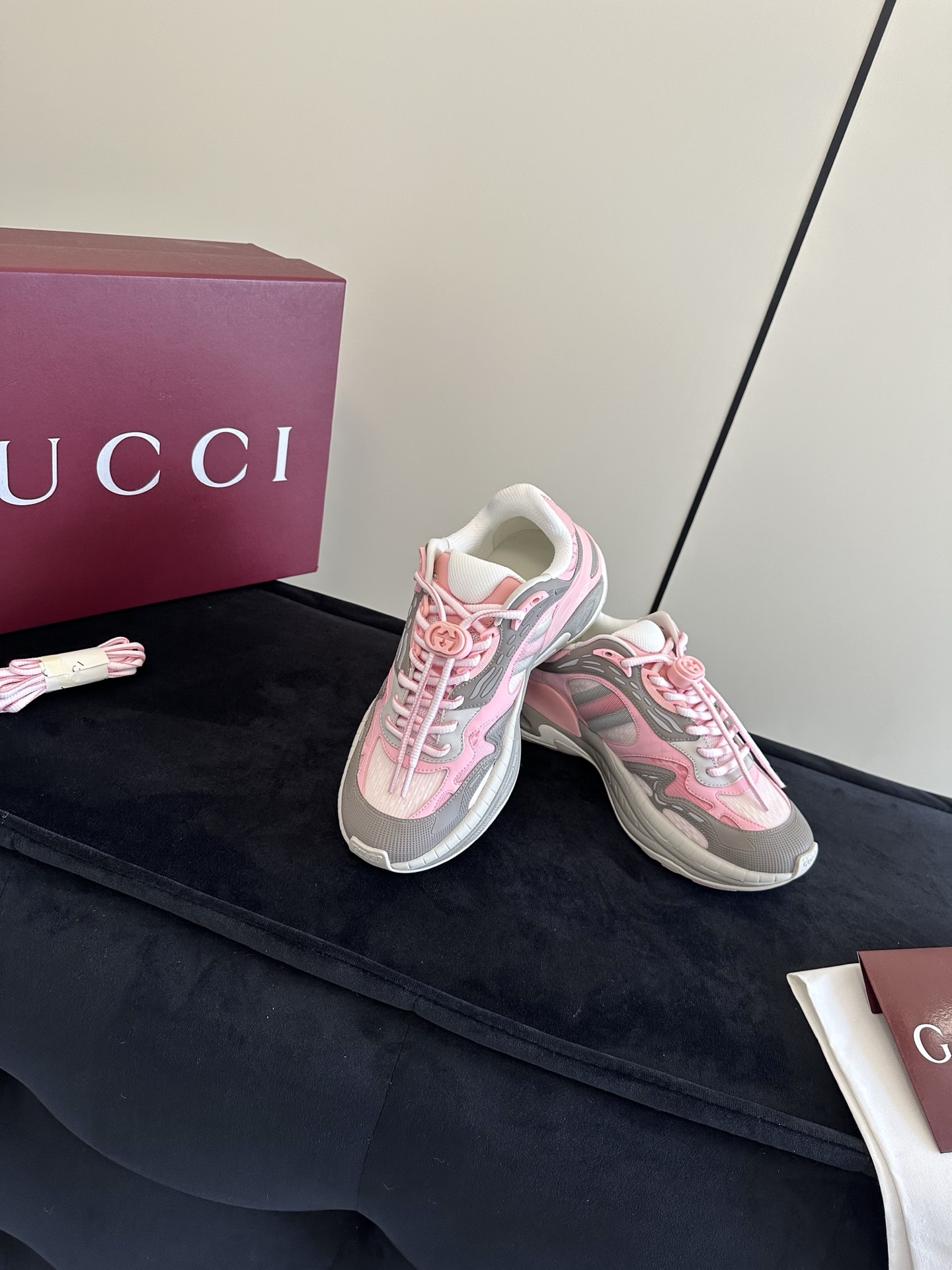 Women's Gucci 2.0 trainer
