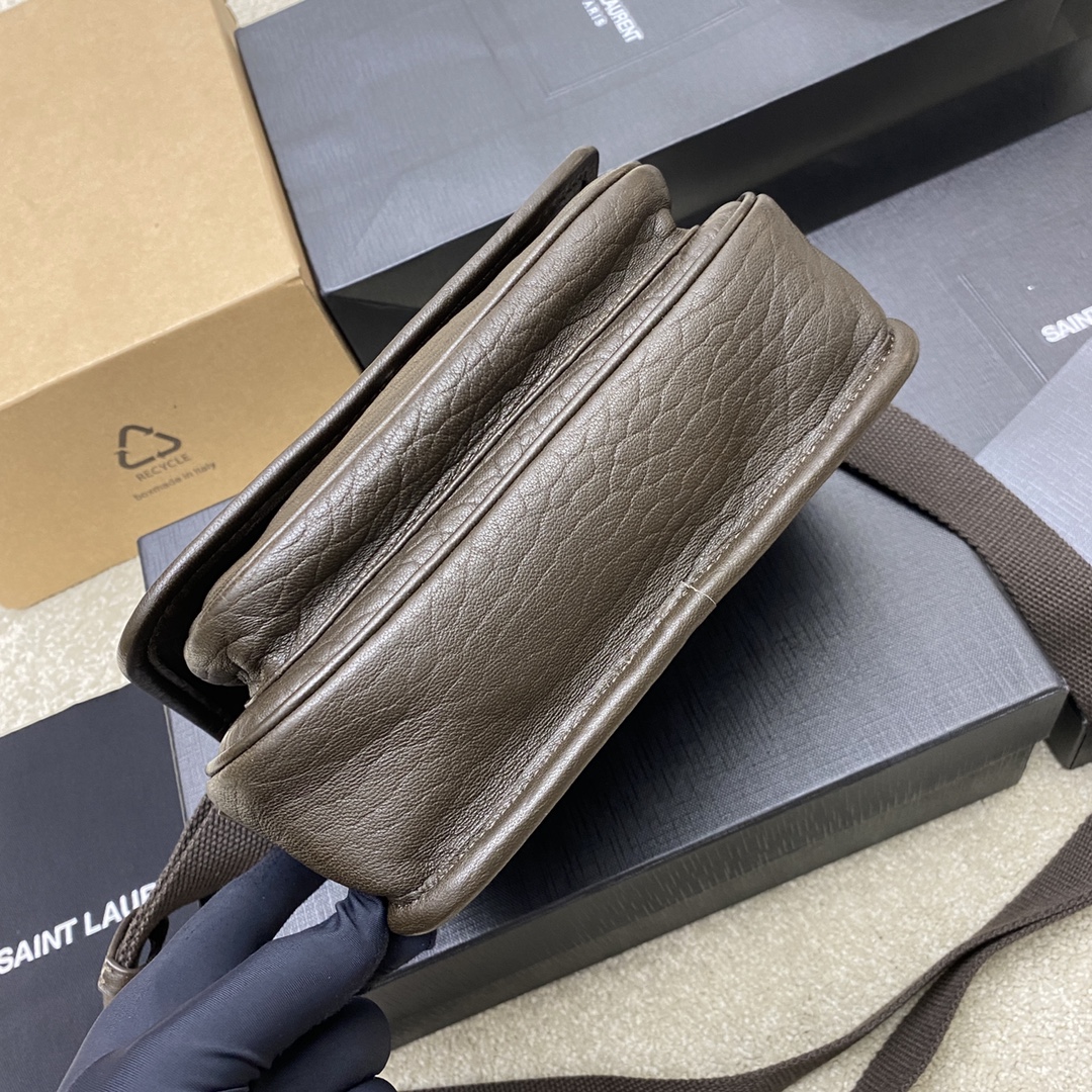 NIKI small messenger in grained lambskin