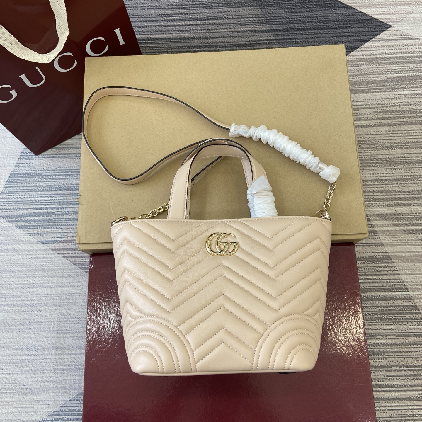 Gucci Betty small tote bag