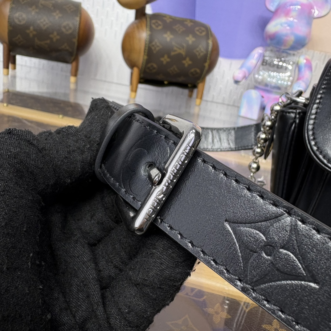 LV M13989 Cargo Wearable Wallet